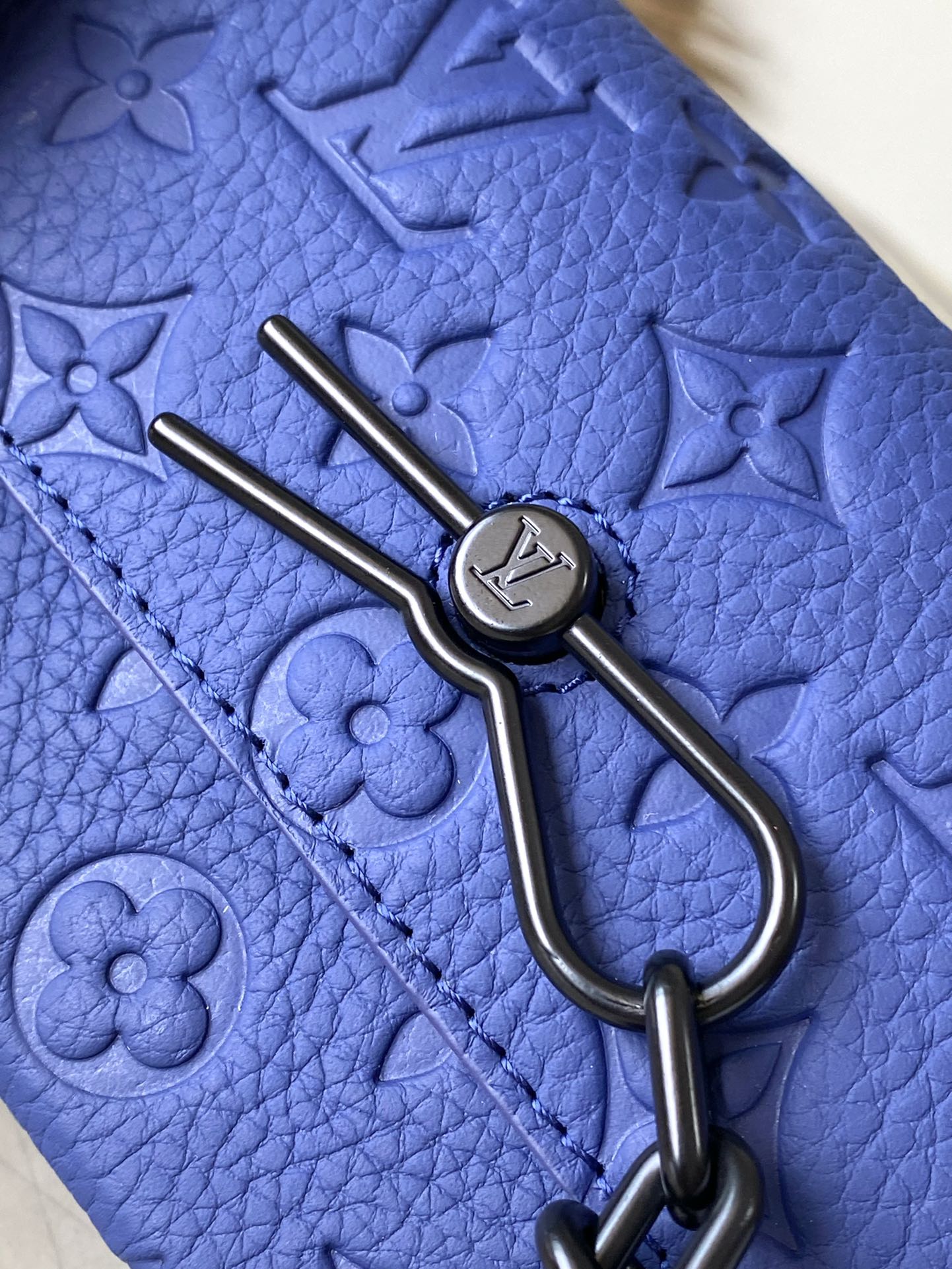 LOUIS VUITTON STEAMER 18 IN SAPPHIRE BLUE MONOGRAM EMBOSSED TAURILLON