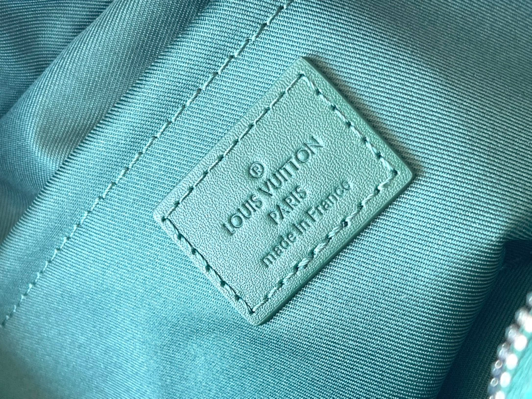 LOUIS VUITTON LOCKER DOPP KIT 28 IN GREEN MONOGRAM HERITAGE CANVAS