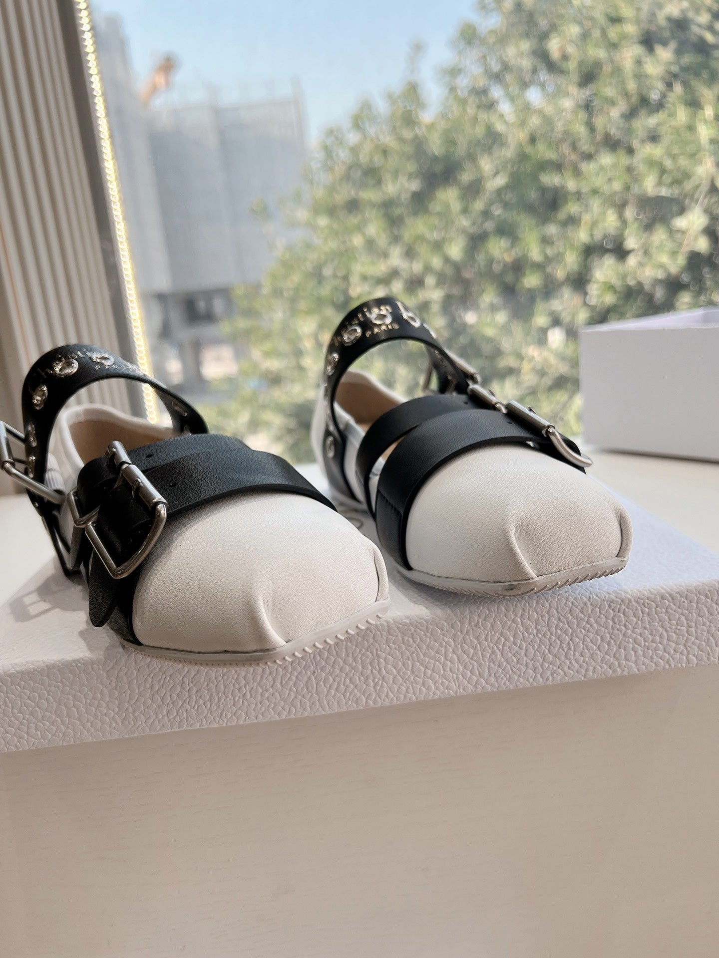 DIOR PUNK BALLET FLAT IN WHITE MIX BLACK SUPPLE CALFSKIN