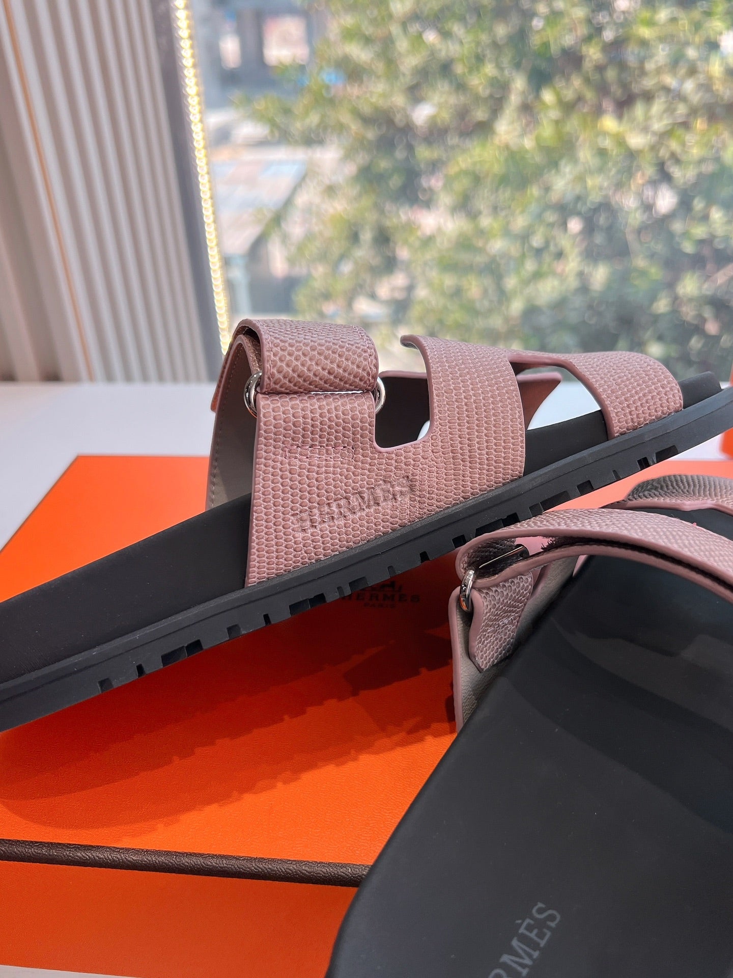 HERMES CHYPRE SANDAL IN PEACH PINK SHINY GRAINED CALFSKIN