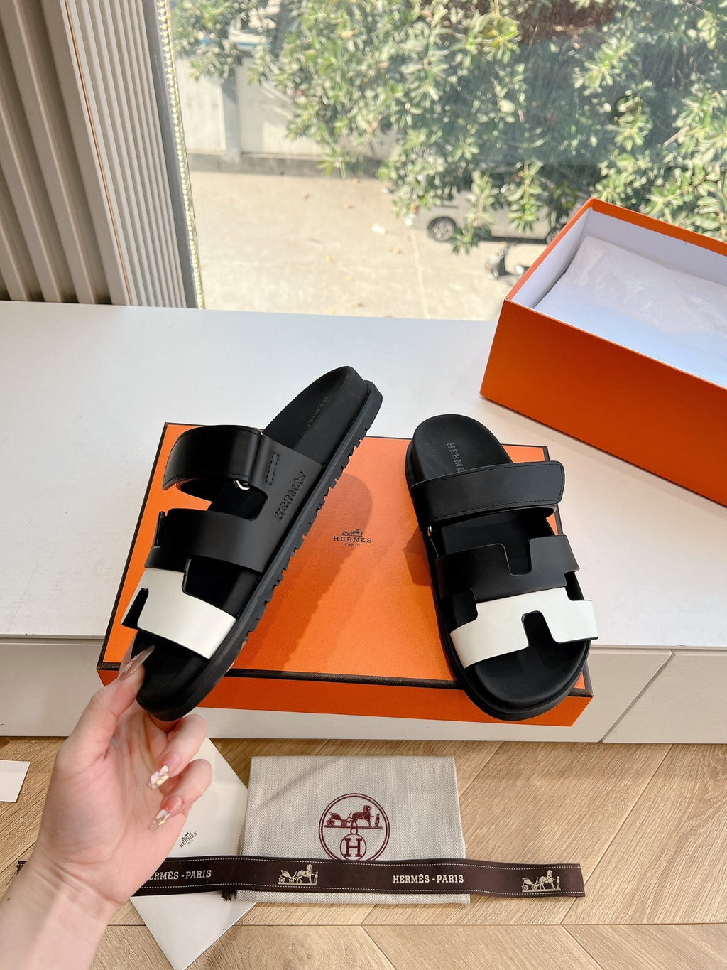 HERMES CHYPRE SANDAL IN BLACK MIX WHITE CALFSKIN
