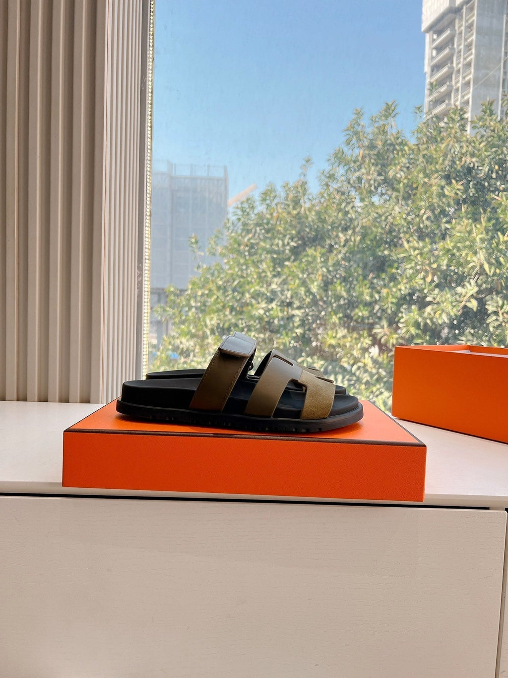 HERMES CHYPRE SANDAL IN ARMY GREEN SUEDE AND CALFSKIN