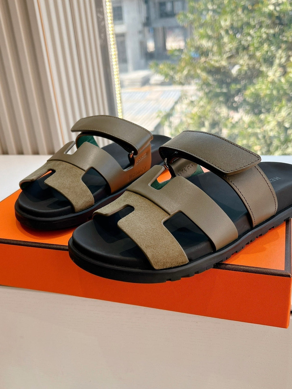 HERMES CHYPRE SANDAL IN ARMY GREEN SUEDE AND CALFSKIN