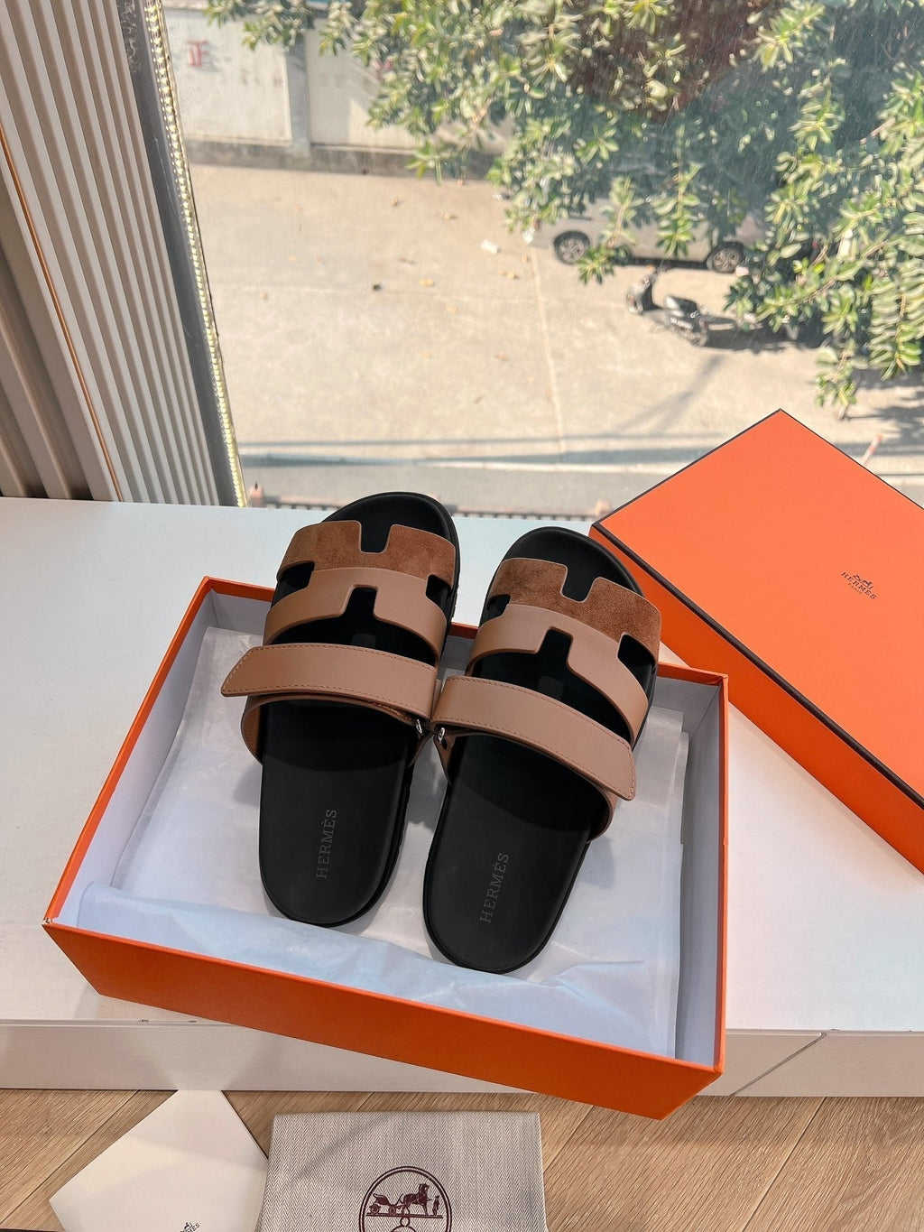 HERMES CHYPRE SANDAL IN BRONZE BROWN SUEDE AND CALFSKIN