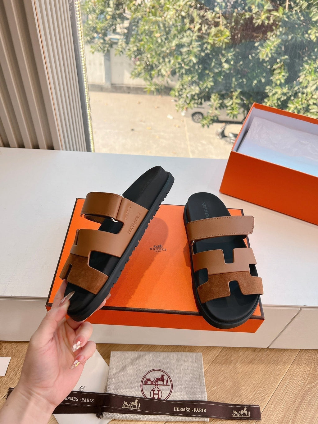 HERMES CHYPRE SANDAL IN BRONZE BROWN SUEDE AND CALFSKIN