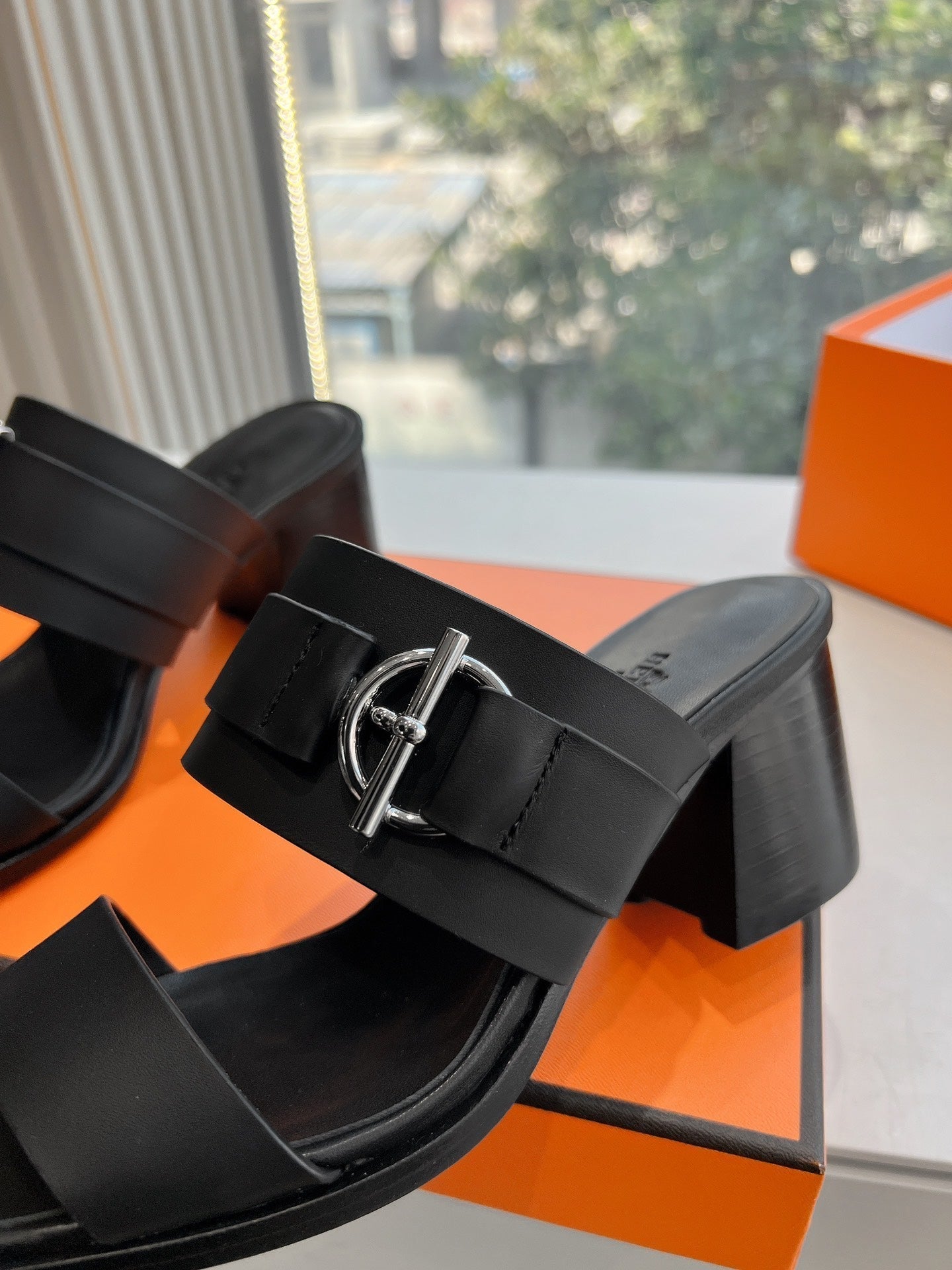 HERMES KUTE 60 SANDAL IN BLACK CALFSKIN