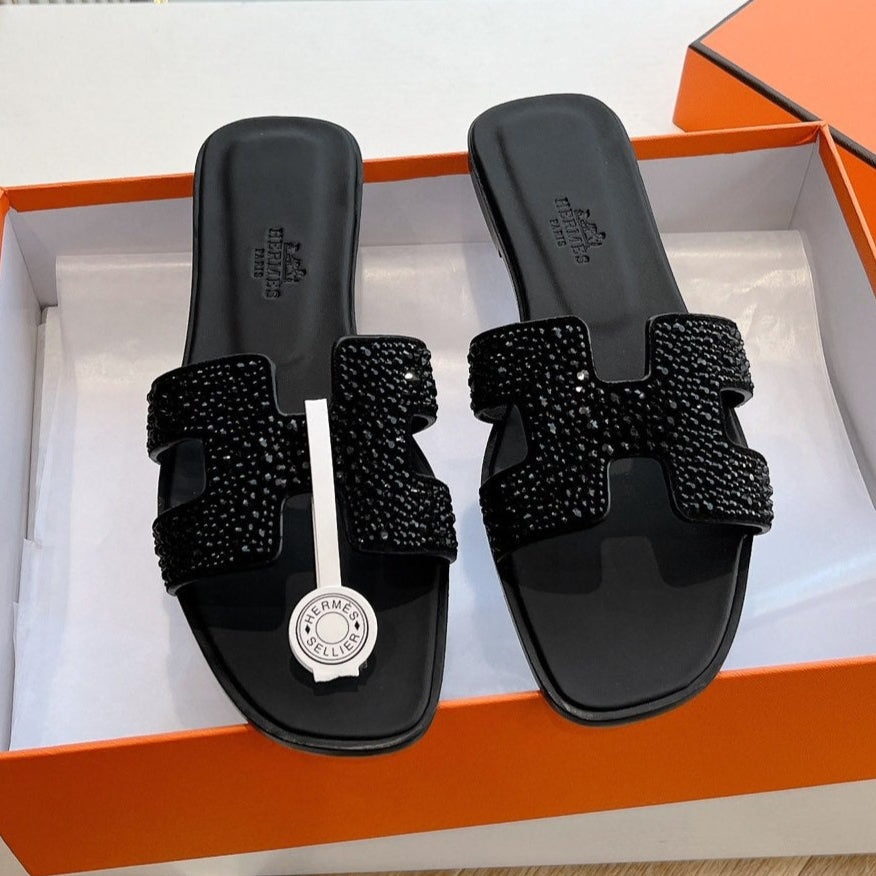 HERMES 0RAN SLIDE IN BLACK CALFSKIN WITH CRYSTALS