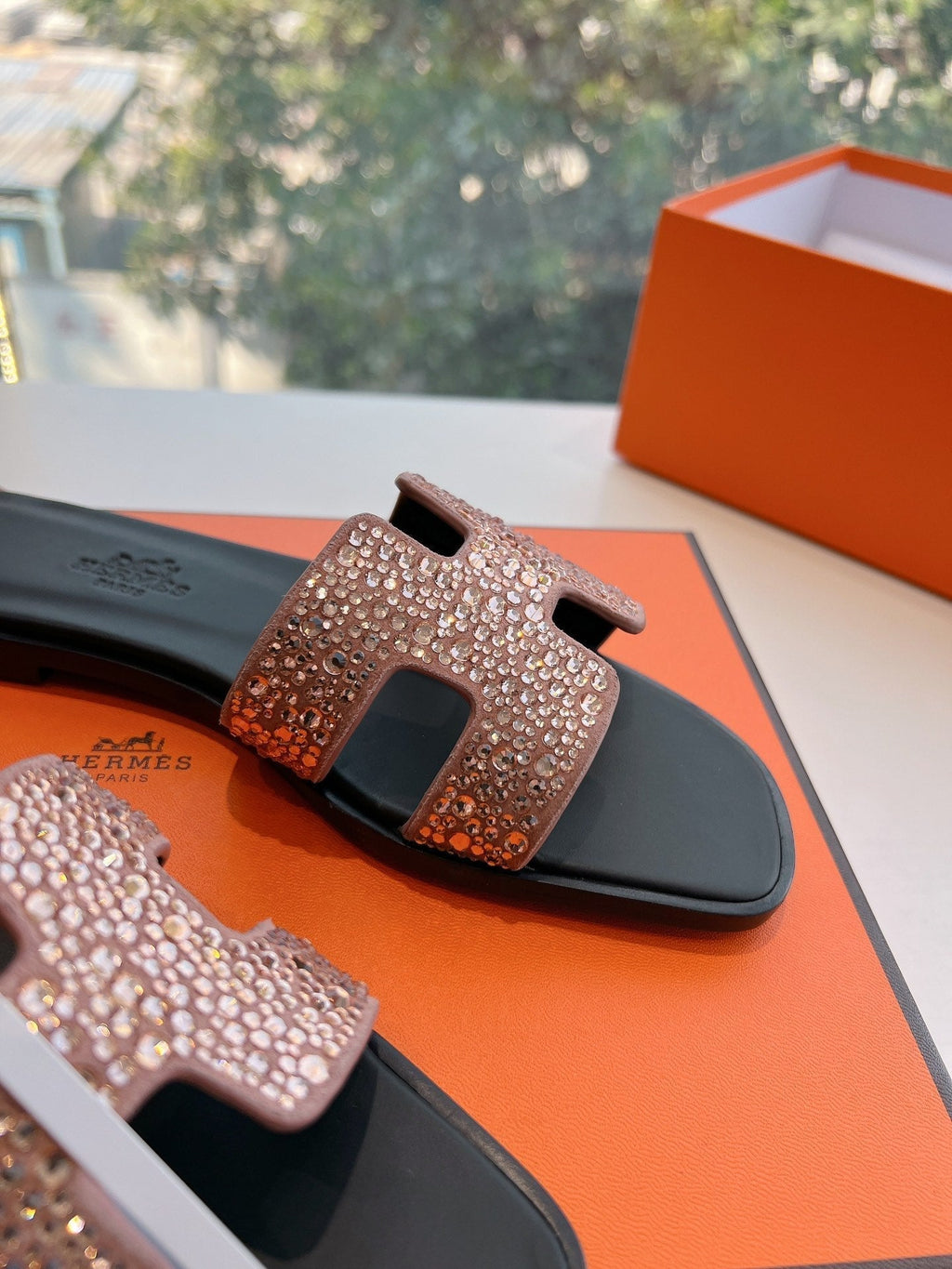 HERMES 0RAN SLIDE IN PENNY BROWN CALFSKIN WITH CRYSTALS