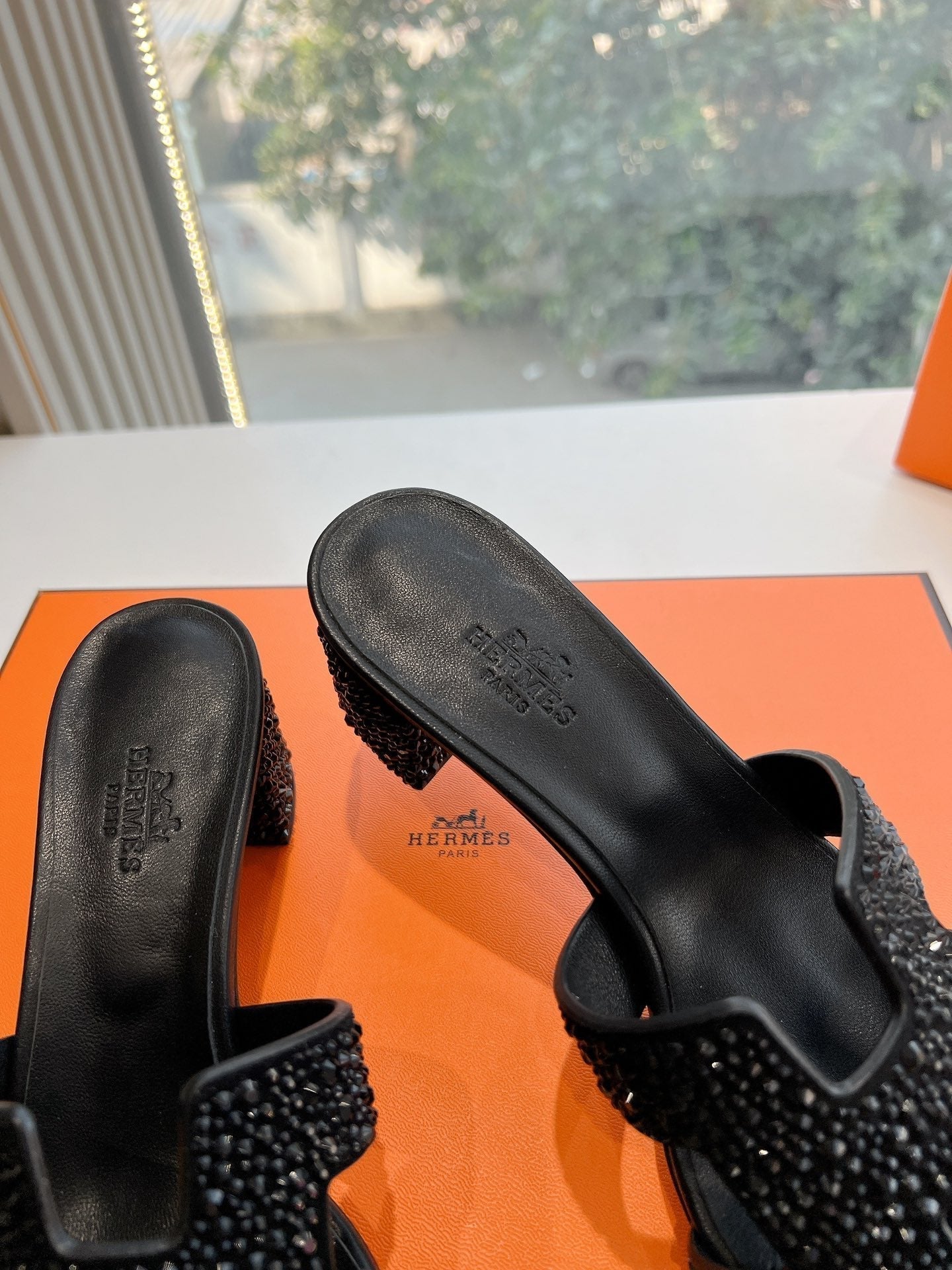 HERMES 0ASIS SANDAL IN BLACK SUEDE WITH CRYSTALS