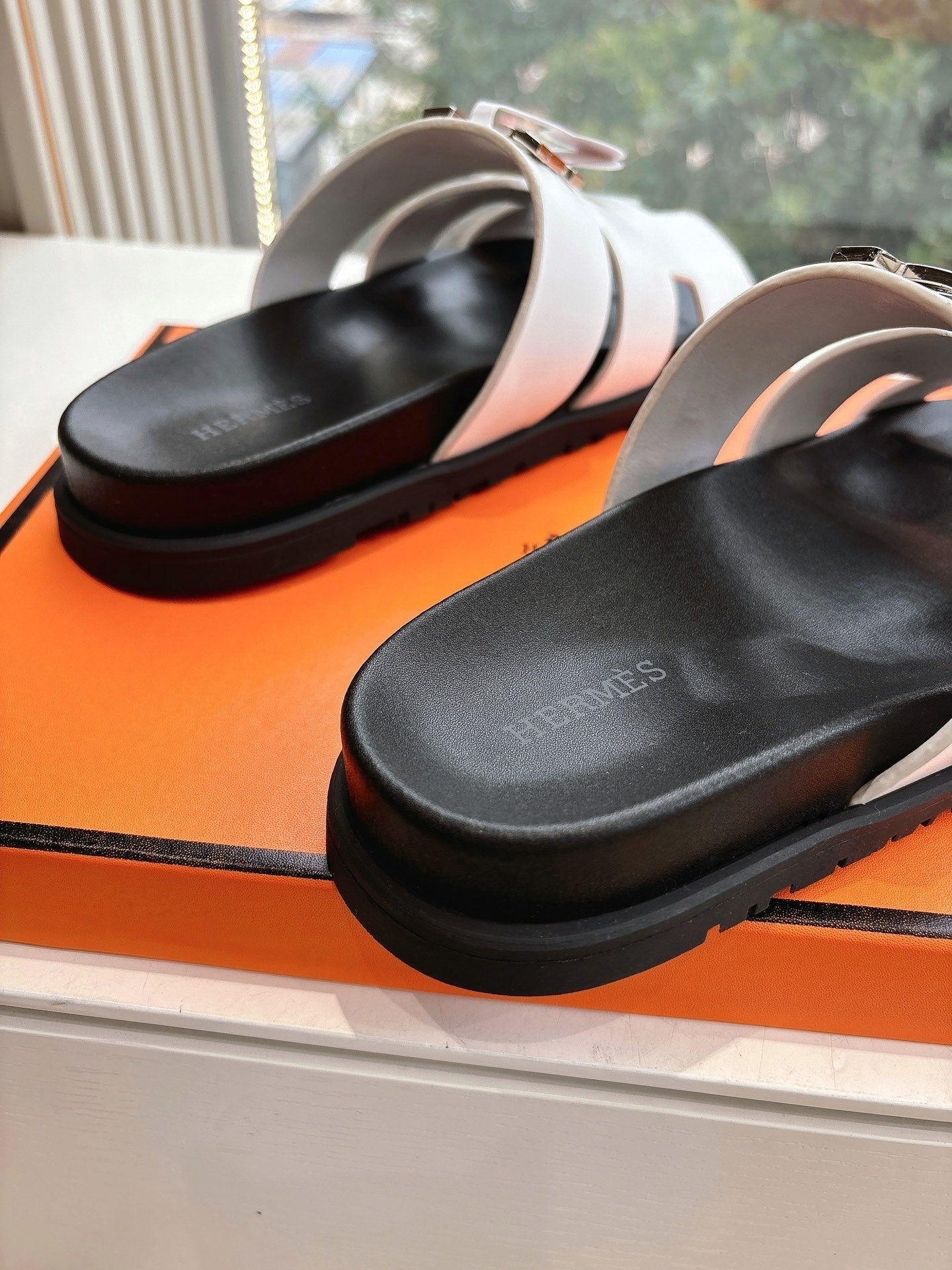 HERMES CHYPRE SANDAL IN WHITE CALFSKIN