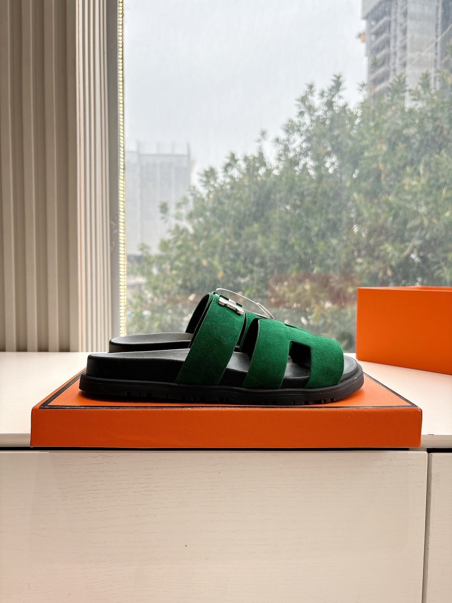 HERMES CHYPRE SANDAL IN PINE GREEN SUEDE