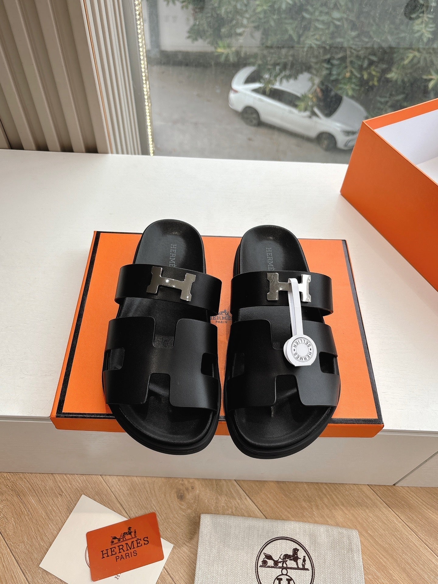 HERMES CHYPRE SANDAL IN BLACK CALFSKIN