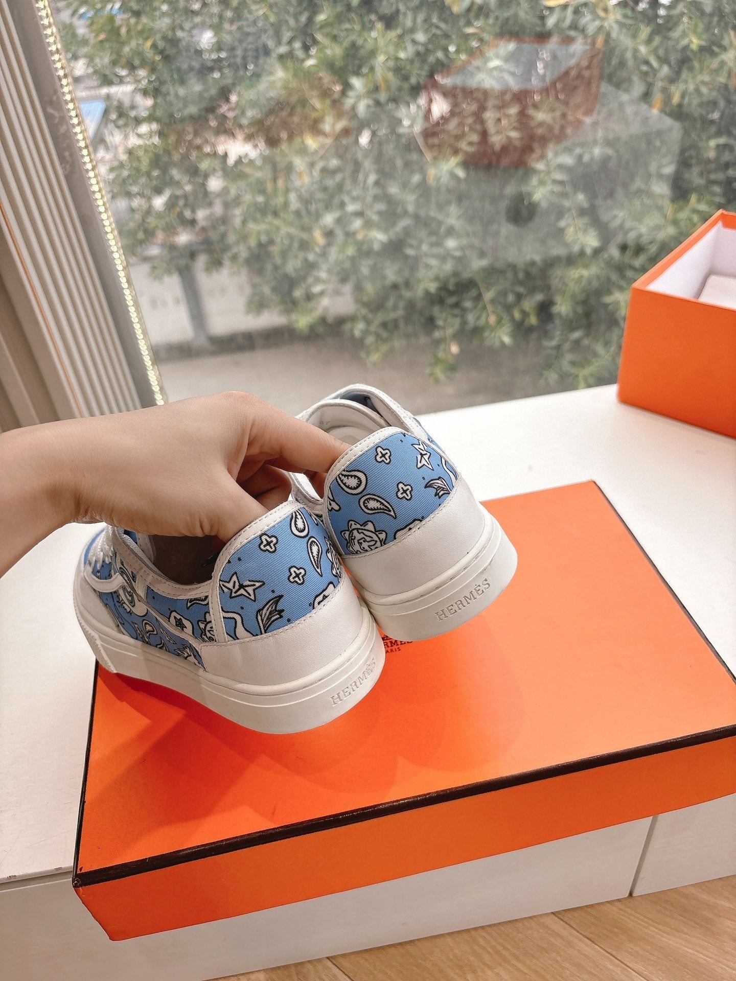 HERMES GET SNEAKER IN WHITE MIX CERULEAN BLUE MAXI CANVAS AND CALFSKIN
