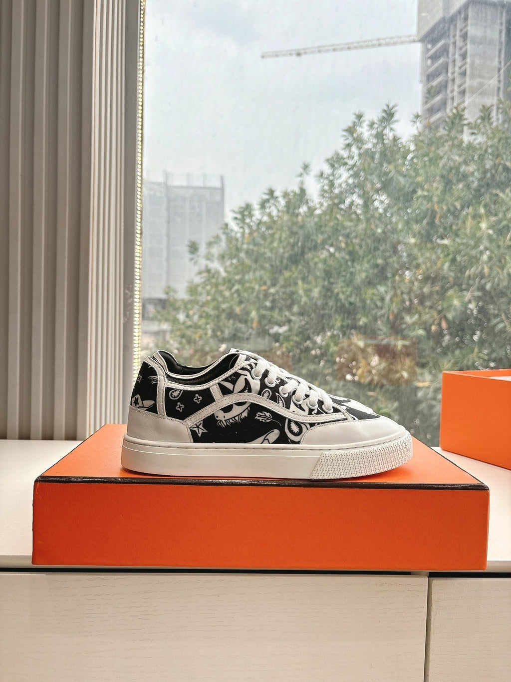 HERMES GET SNEAKER IN BLACK MIX WHITE MAXI CANVAS AND CALFSKIN