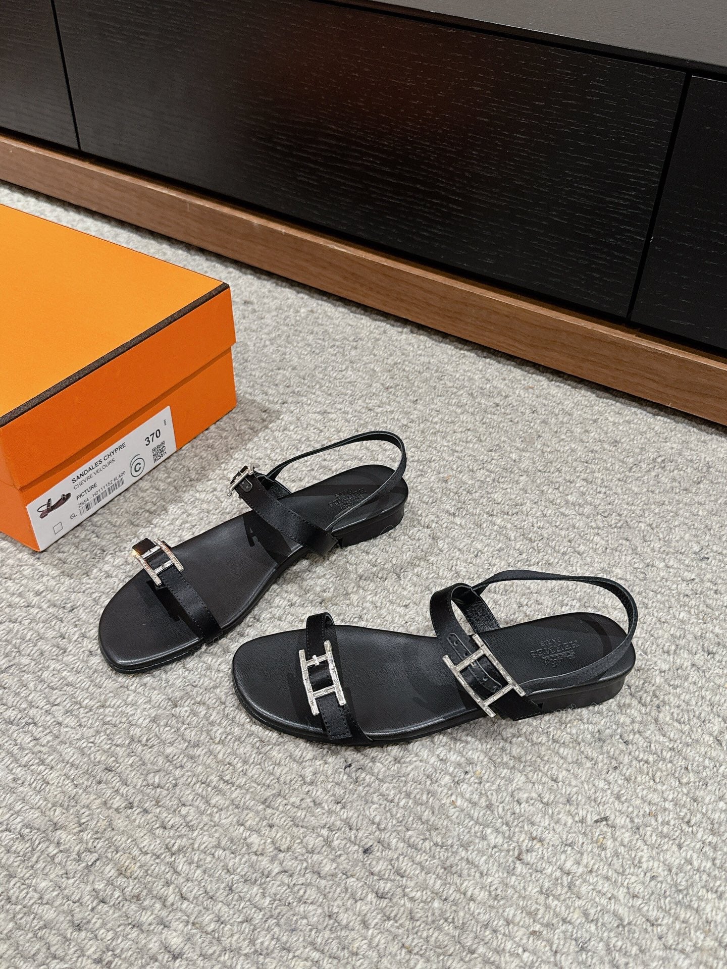 HERMES BUCKLE SANDAL BLACK CALFSKIN