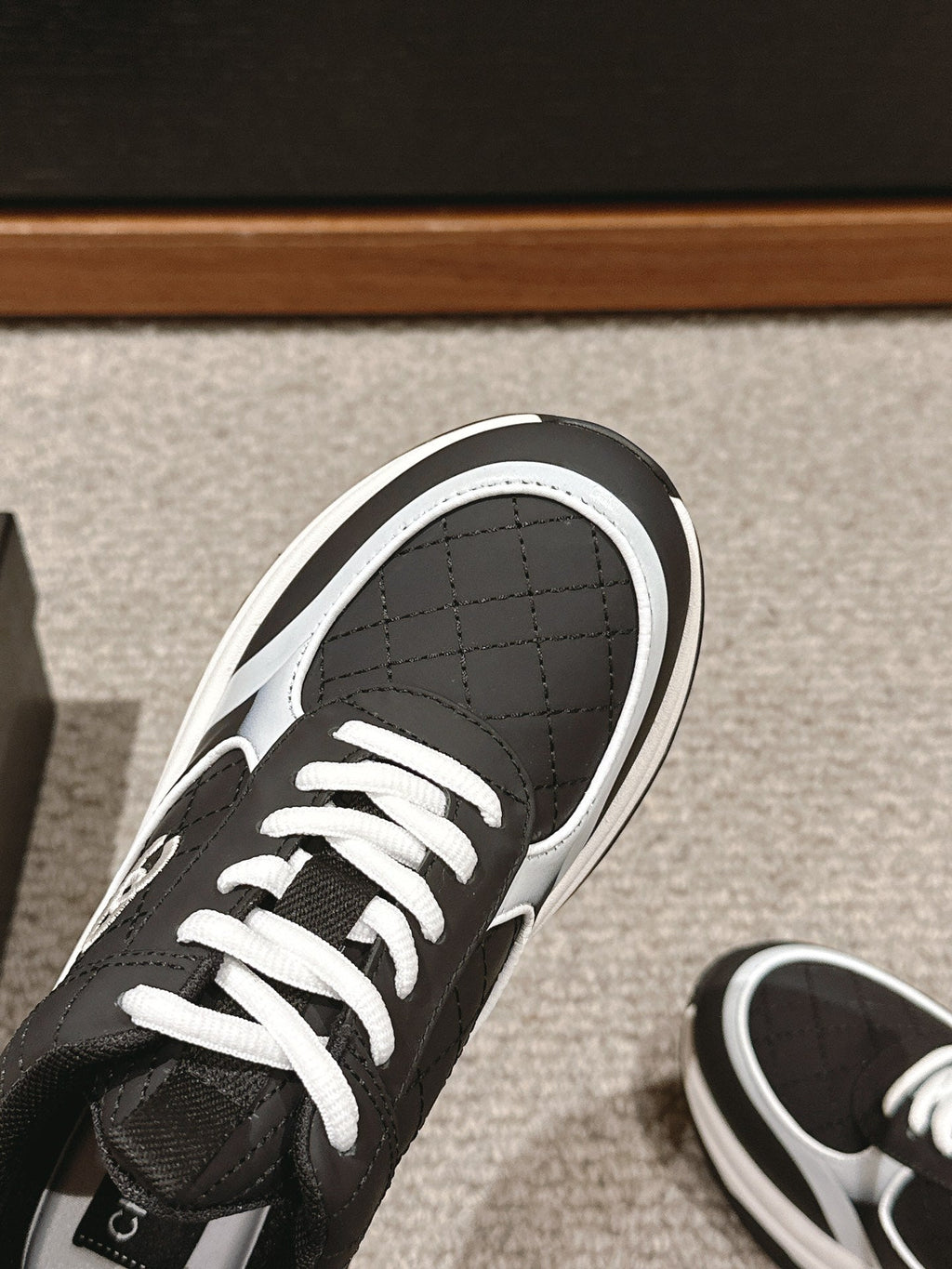 CHANEL CLASSIC SNEAKER IN BLACK MIX WHITE LAMBSKIN