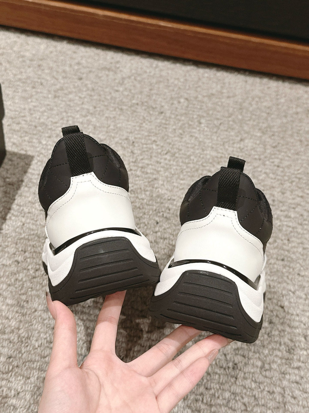 CHANEL CLASSIC SNEAKER IN BLACK MIX WHITE LAMBSKIN