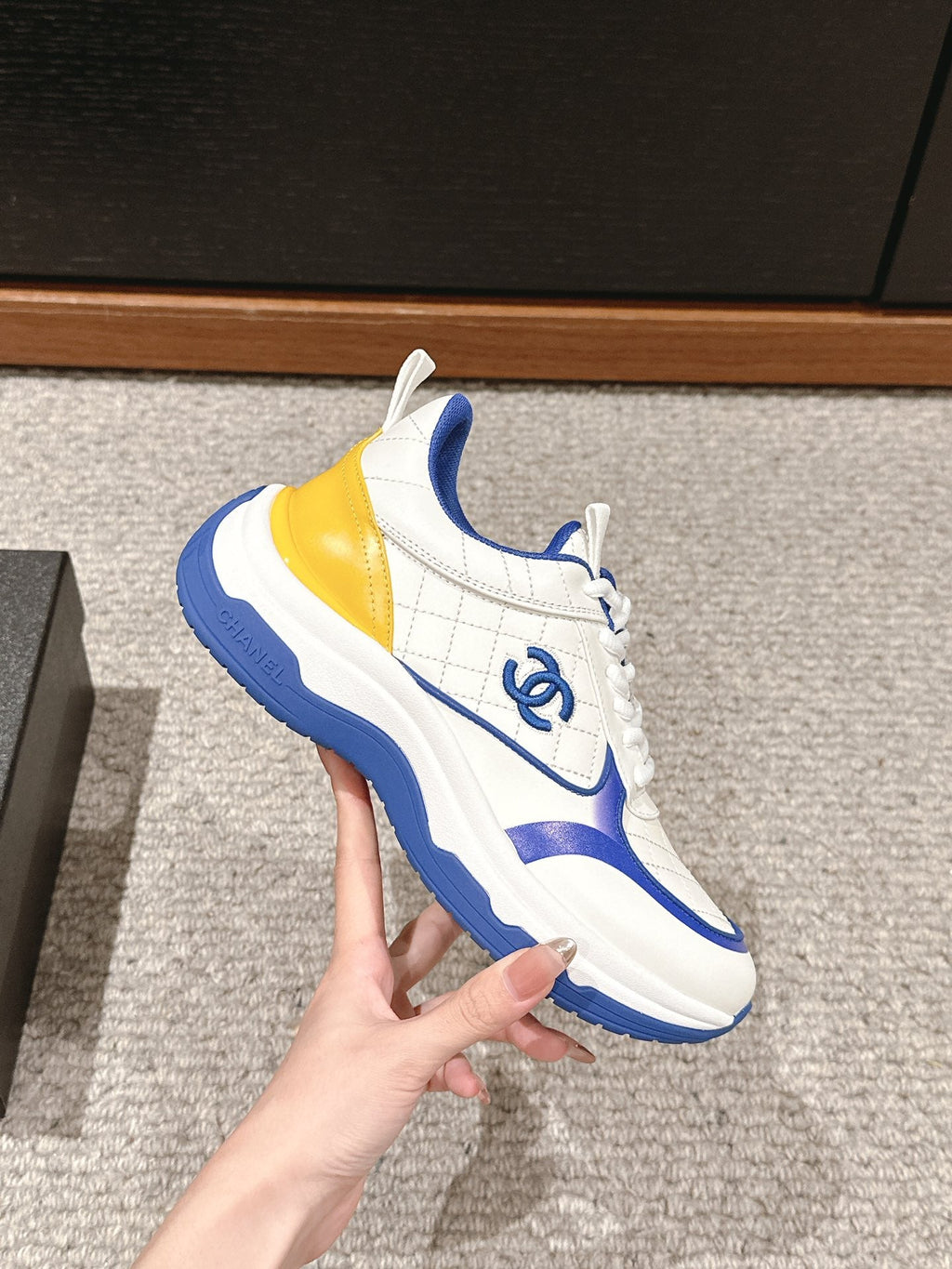 CHANEL CLASSIC SNEAKER IN WHITE MIX COBALT BLUE LAMBSKIN