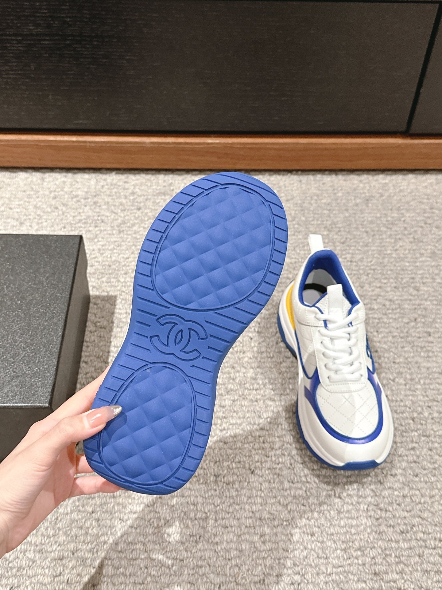 CHANEL CLASSIC SNEAKER IN WHITE MIX COBALT BLUE LAMBSKIN