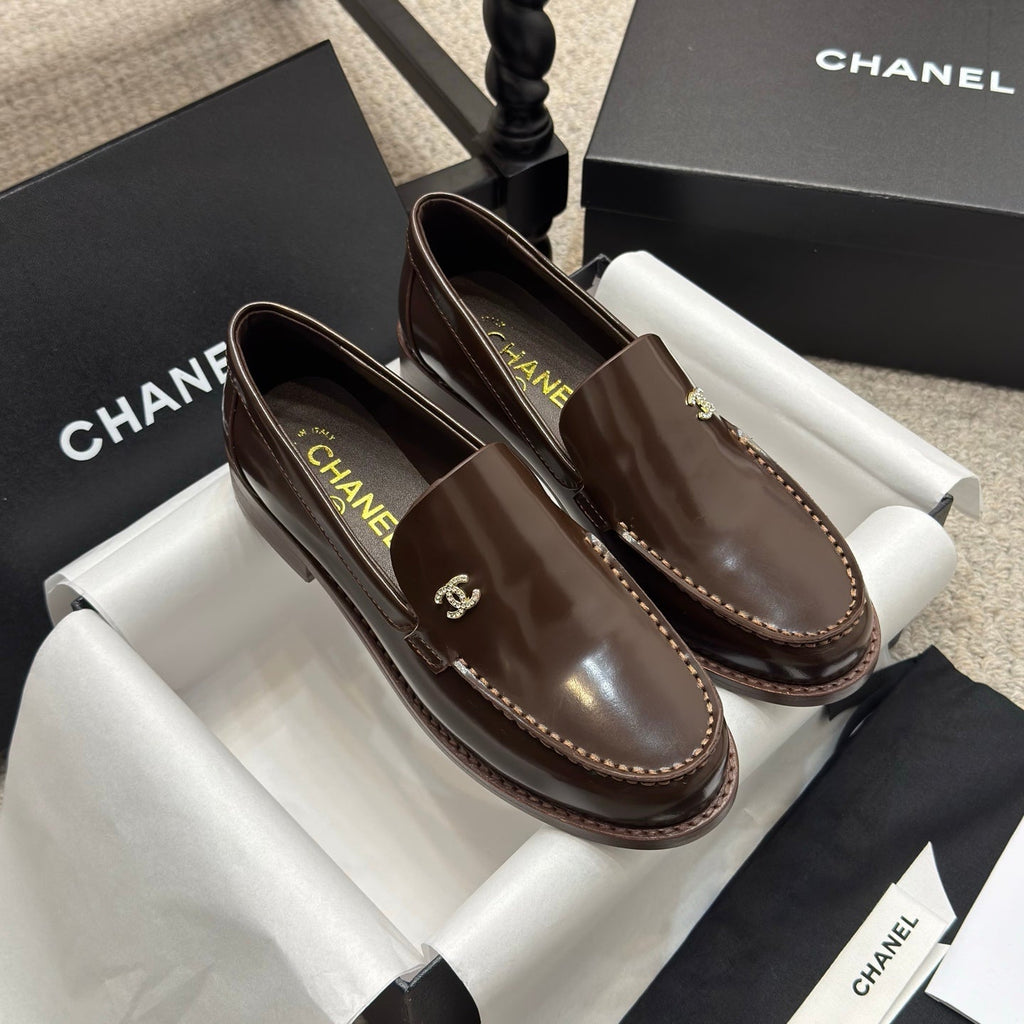 CHANEL 25C Moasins Chocolate Patent Leather