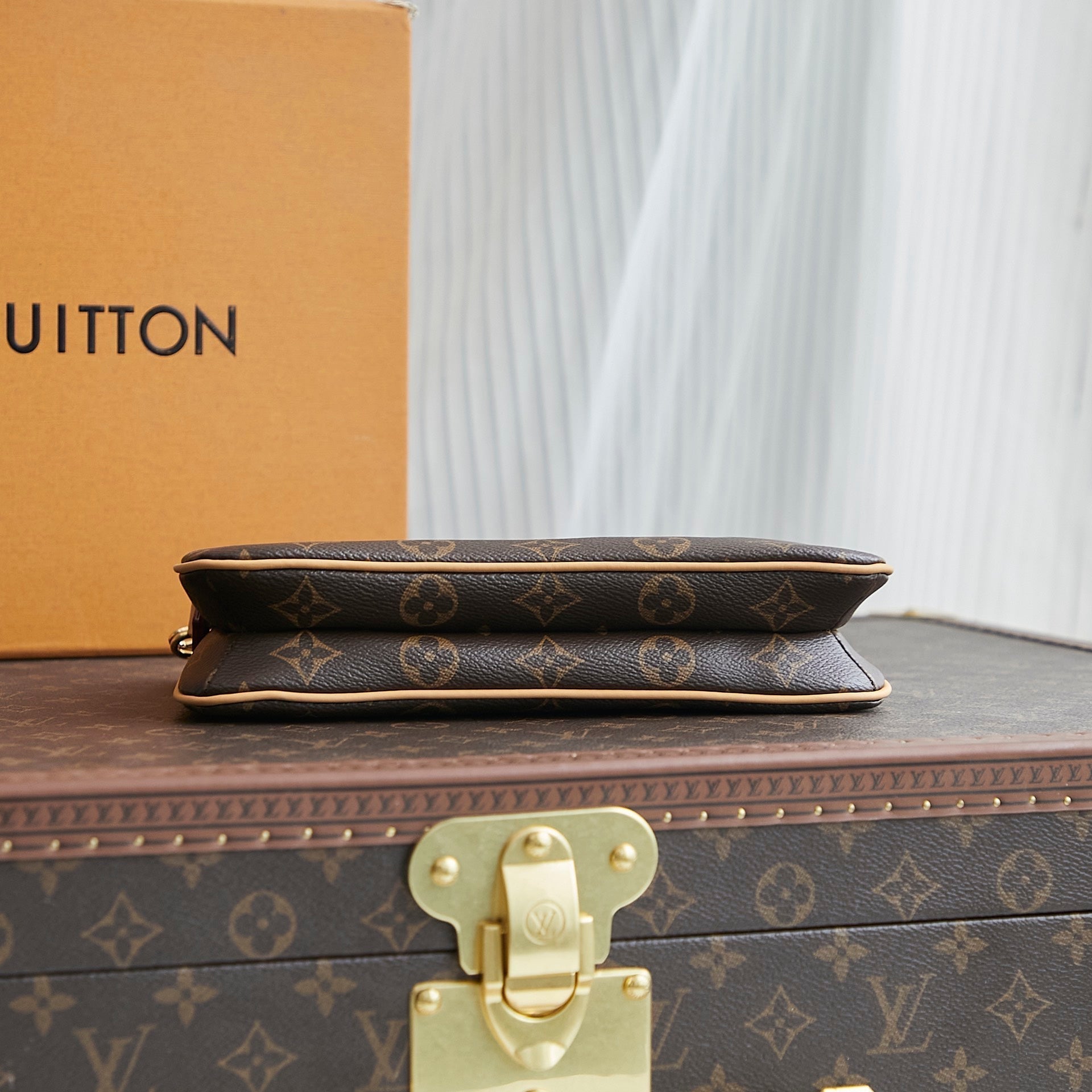 LOUIS VUITTON LIV POCHETTE 24 IN BROWN MONOGRAM CANVAS GOLD HARDWARE