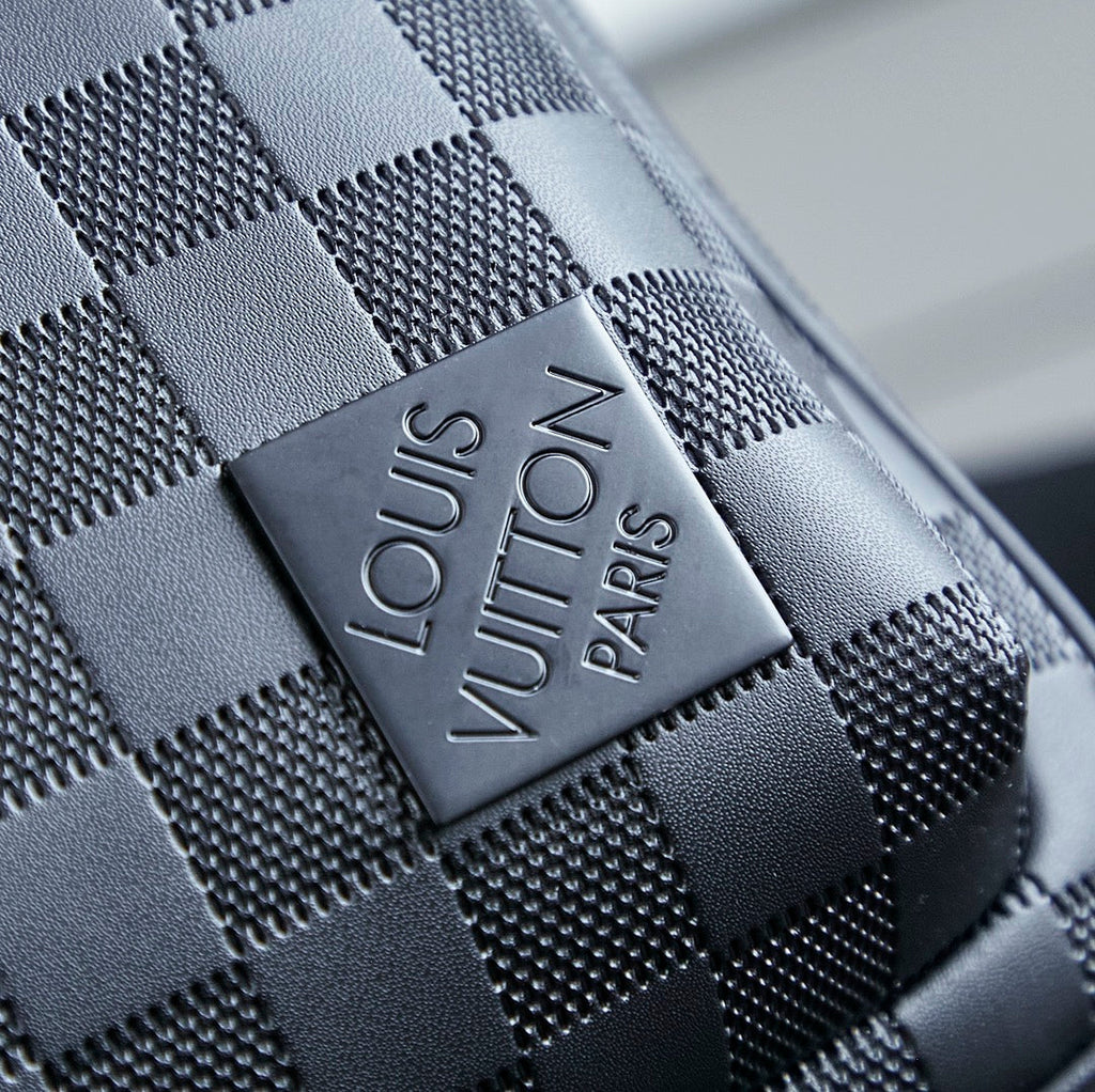LOUIS VUITTON AVENUE SLINGBAG 31 IN BLACK DAMIER INFINI CALFSKIN
