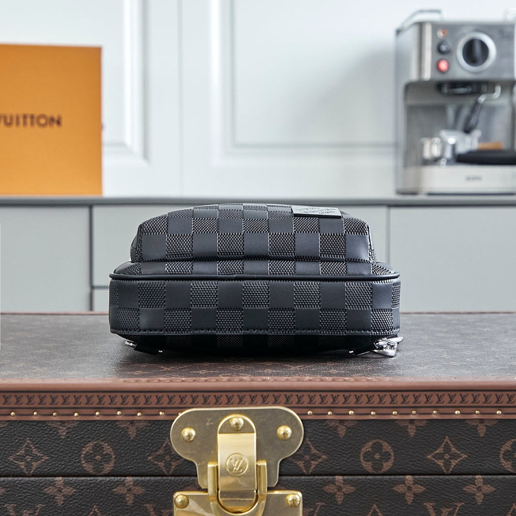 LOUIS VUITTON AVENUE SLINGBAG 31 IN BLACK DAMIER INFINI CALFSKIN