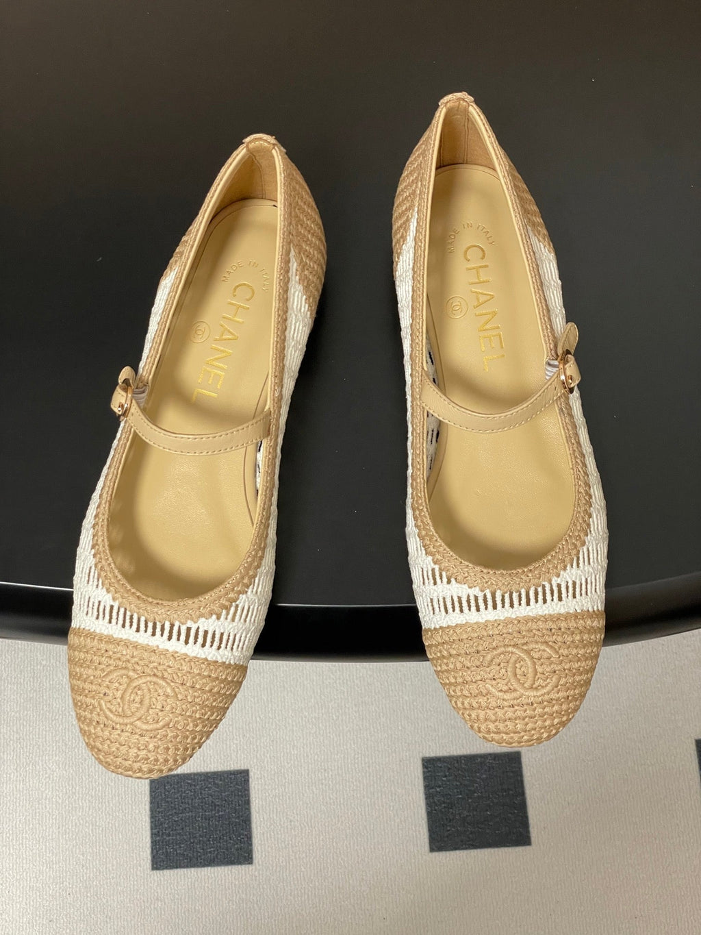 CHANEL BALLERINAS IN WHITE MIX PEANUT BROWN RAFFIA