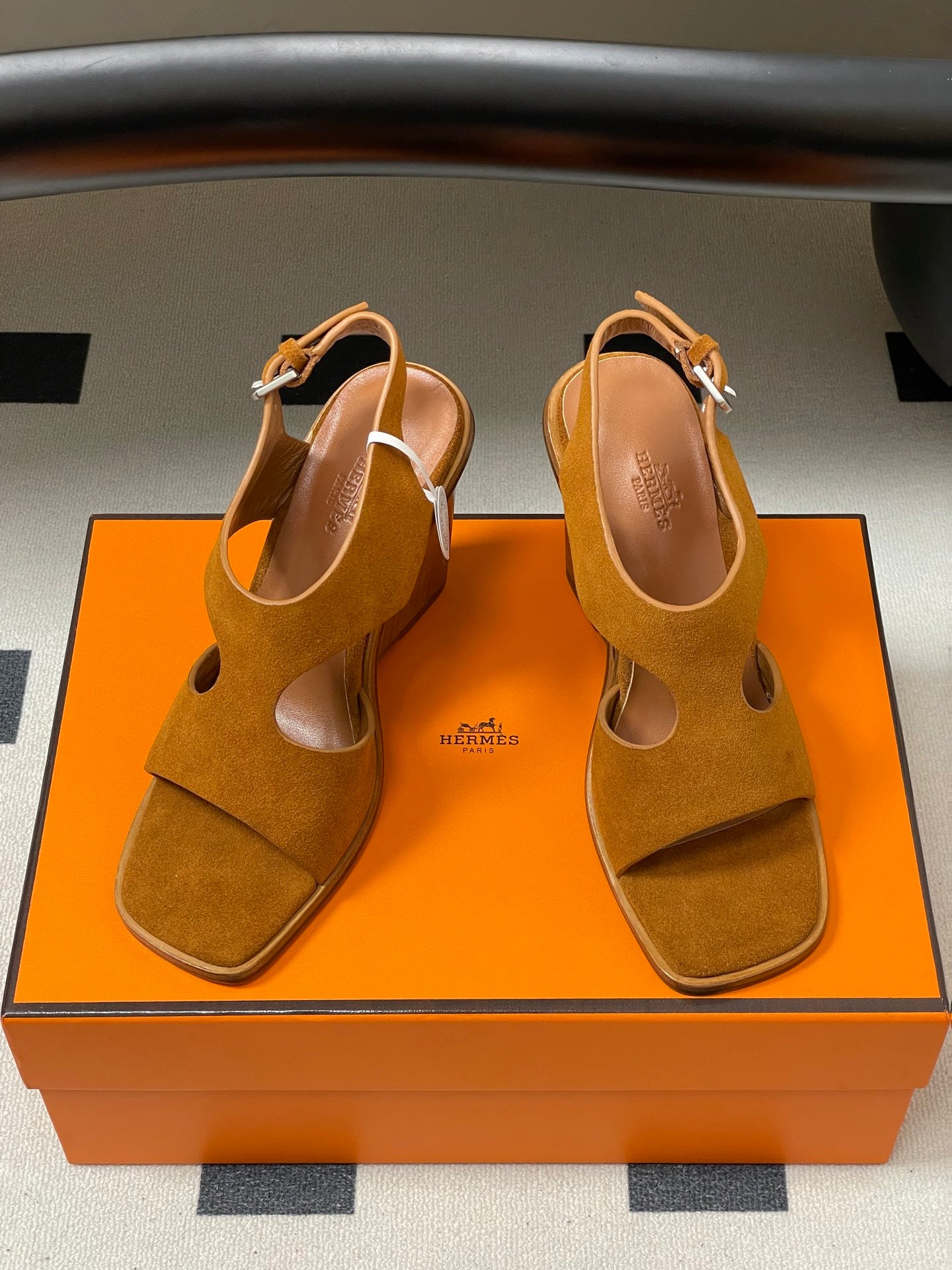 HERMES 25S KALYA WEDGE SANDAL 100 MM IN BROWN SUEDE