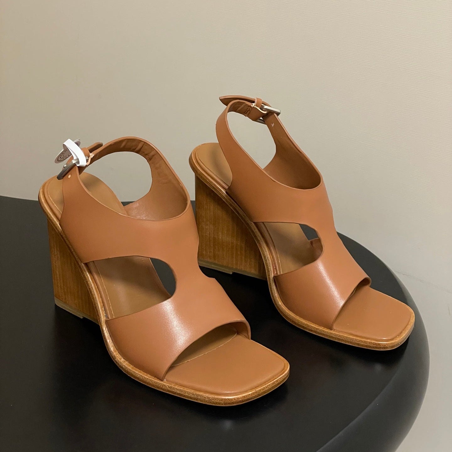 HERMES 25S KALYA WEDGE SANDAL 100 MM IN BROWN LAMBSKIN