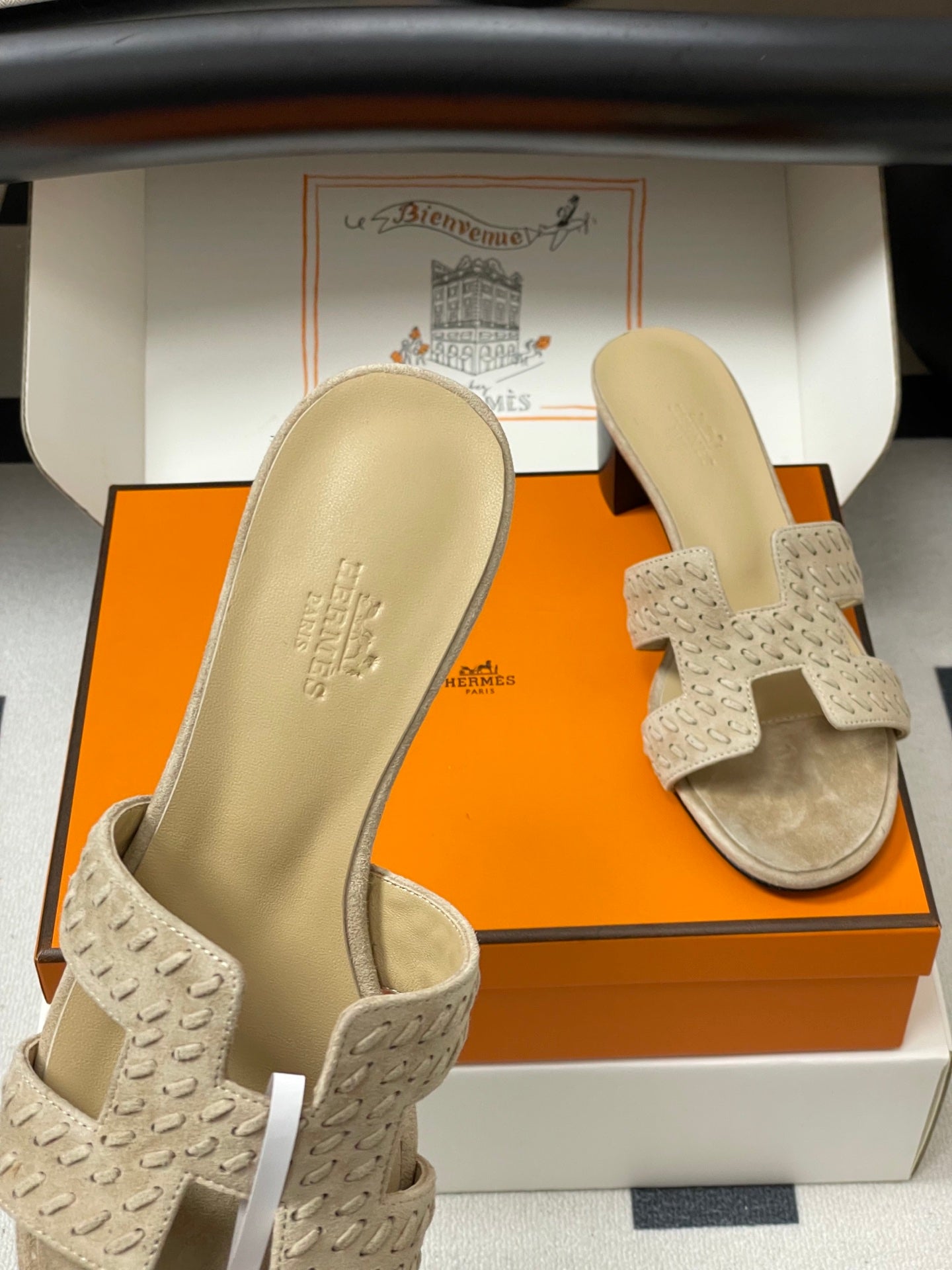 HERMES 25S ORAN HIGH‑HEEL SANDAL IN BEIGE SUEDE AND LAMBSKIN