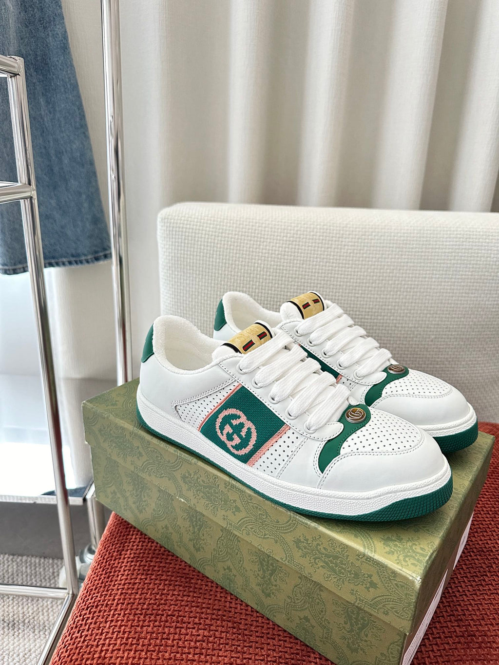 GUCCI SCREENER SNEAKER WHITE AND DARK GREEN CALFSKIN