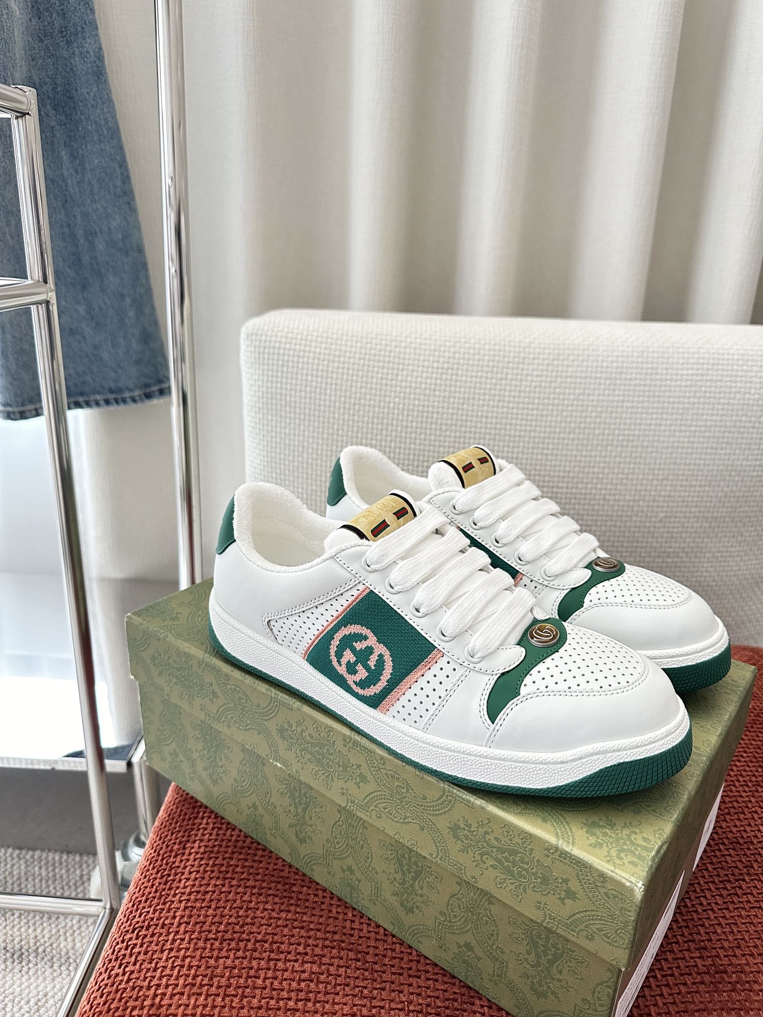 GUCCI SCREENER SNEAKER WHITE AND DARK GREEN CALFSKIN