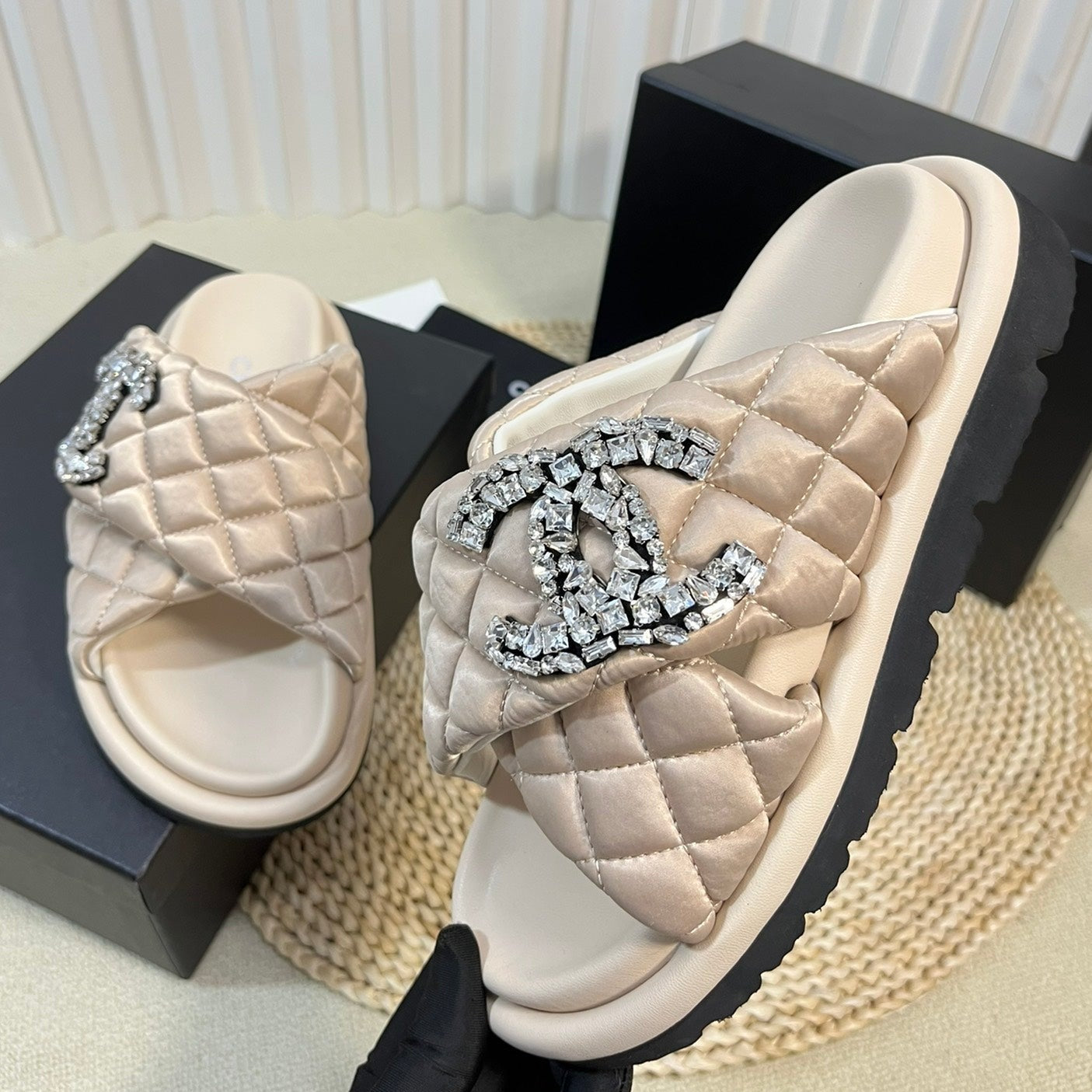 CHANEL Women's slippers with two crossed straps sheepskins beige cream