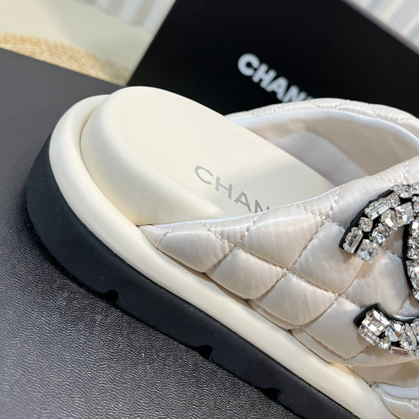 CHANEL Women's slippers with two crossed straps sheepskins white cream