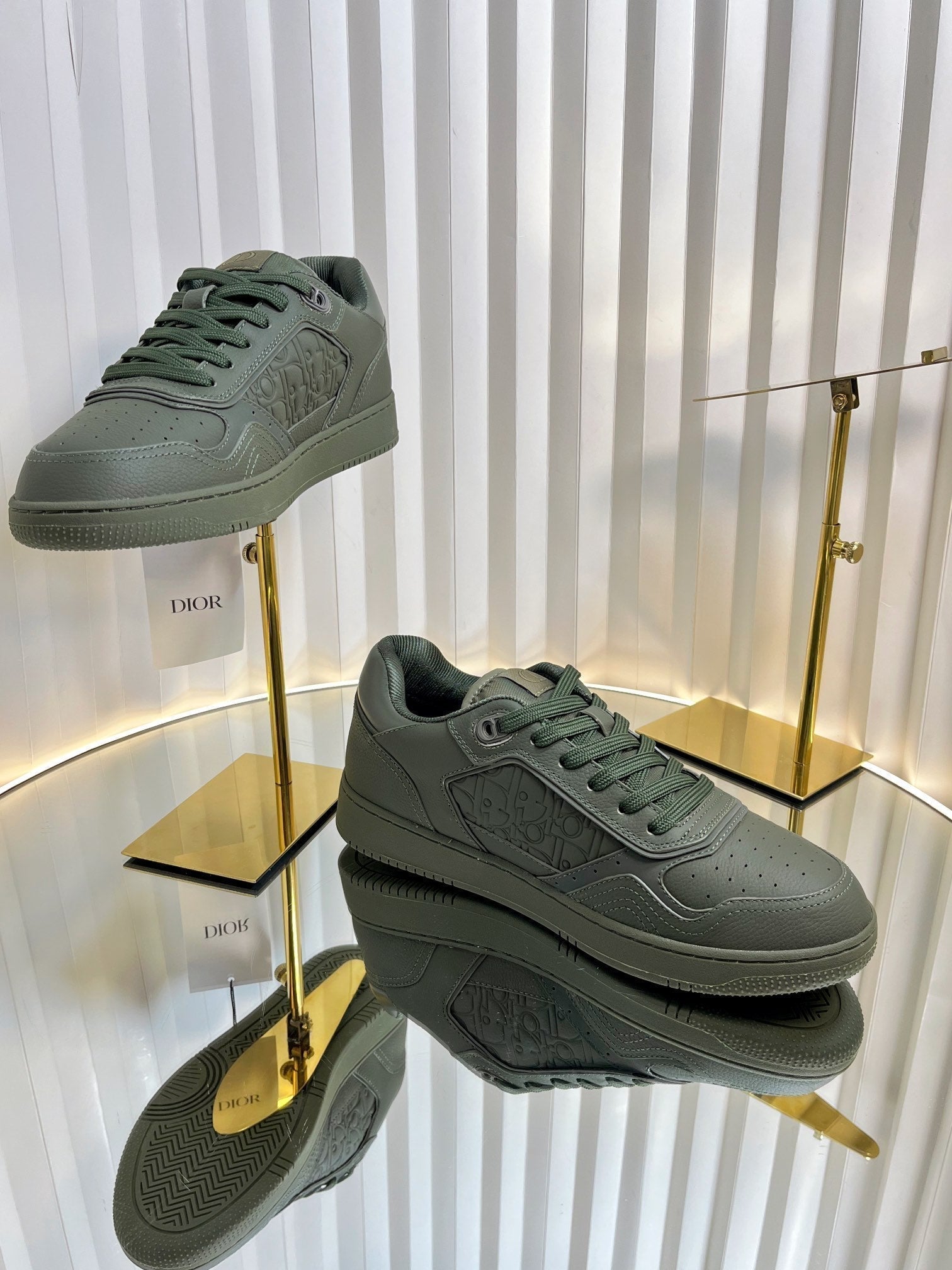 DIOR B27 LOW-TOP SNEAKER ARMY GREEN SMOOTH CALFSKIN