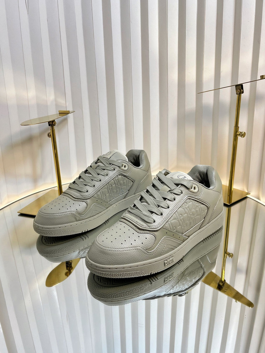 DIOR B27 LOW-TOP SNEAKER TROUT GRAY SMOOTH CALFSKIN