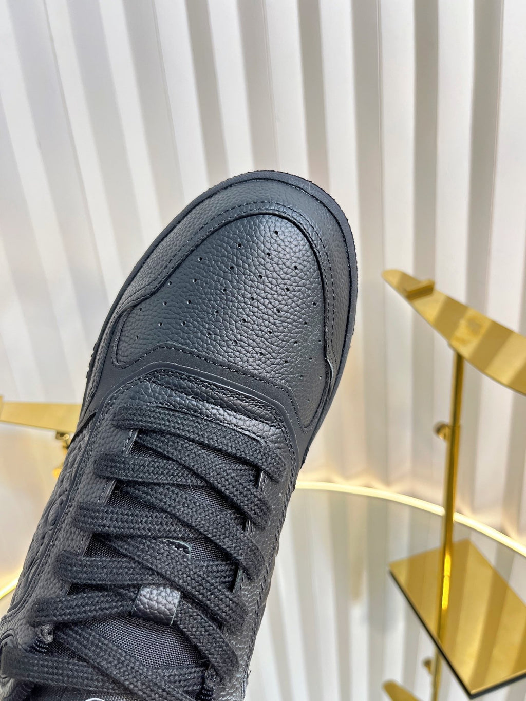 DIOR B27 LOW-TOP SNEAKER BLACK SMOOTH CALFSKIN