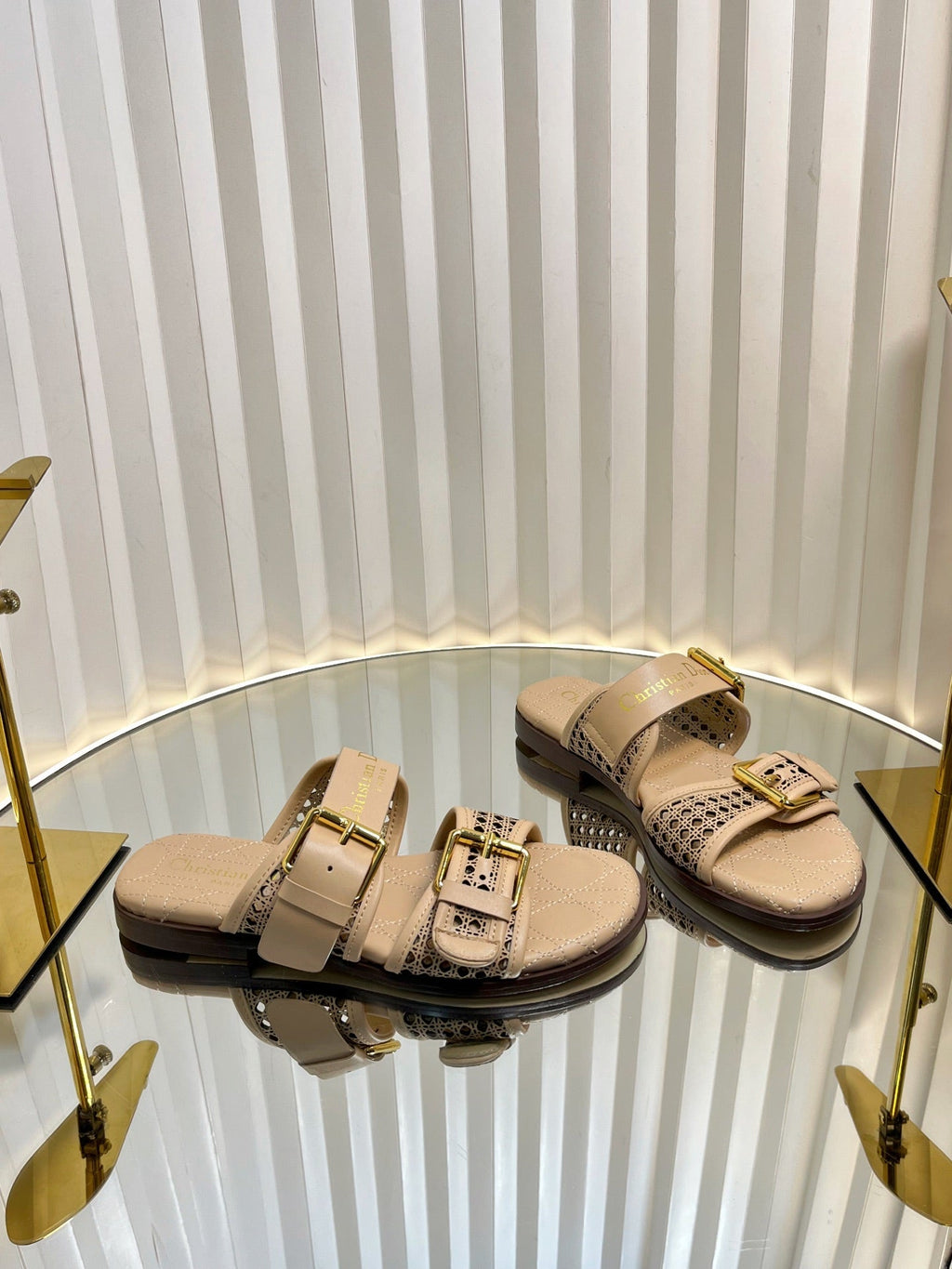 DIOR D-AVENUE SLIDES 25S IN BEIGE CALFSKIN MICRO CANNAGE MOTIF