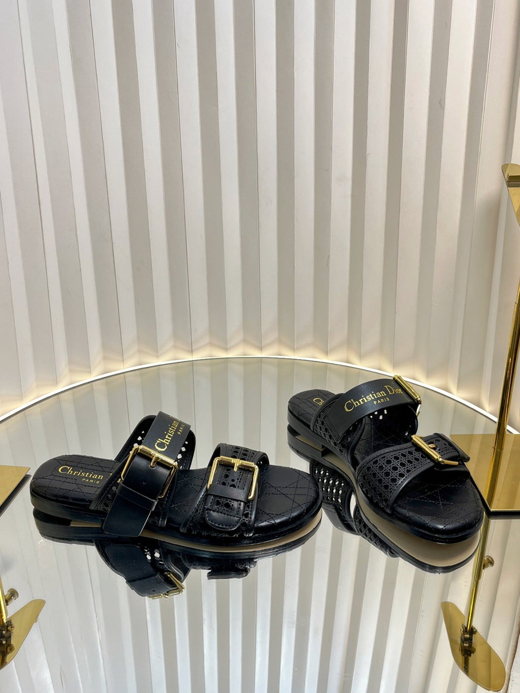 DIOR D-AVENUE SLIDES 25S IN BLACK CALFSKIN MICRO CANNAGE MOTIF