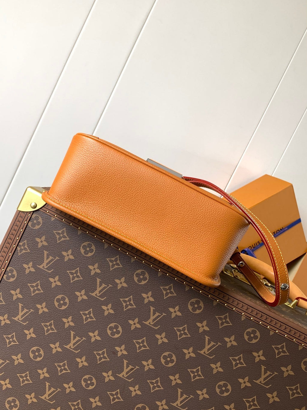 LOUIS VUITTON BUCI BAG 24 IN GOLD MIEL BROWN EPI GRAIN COWHIDE