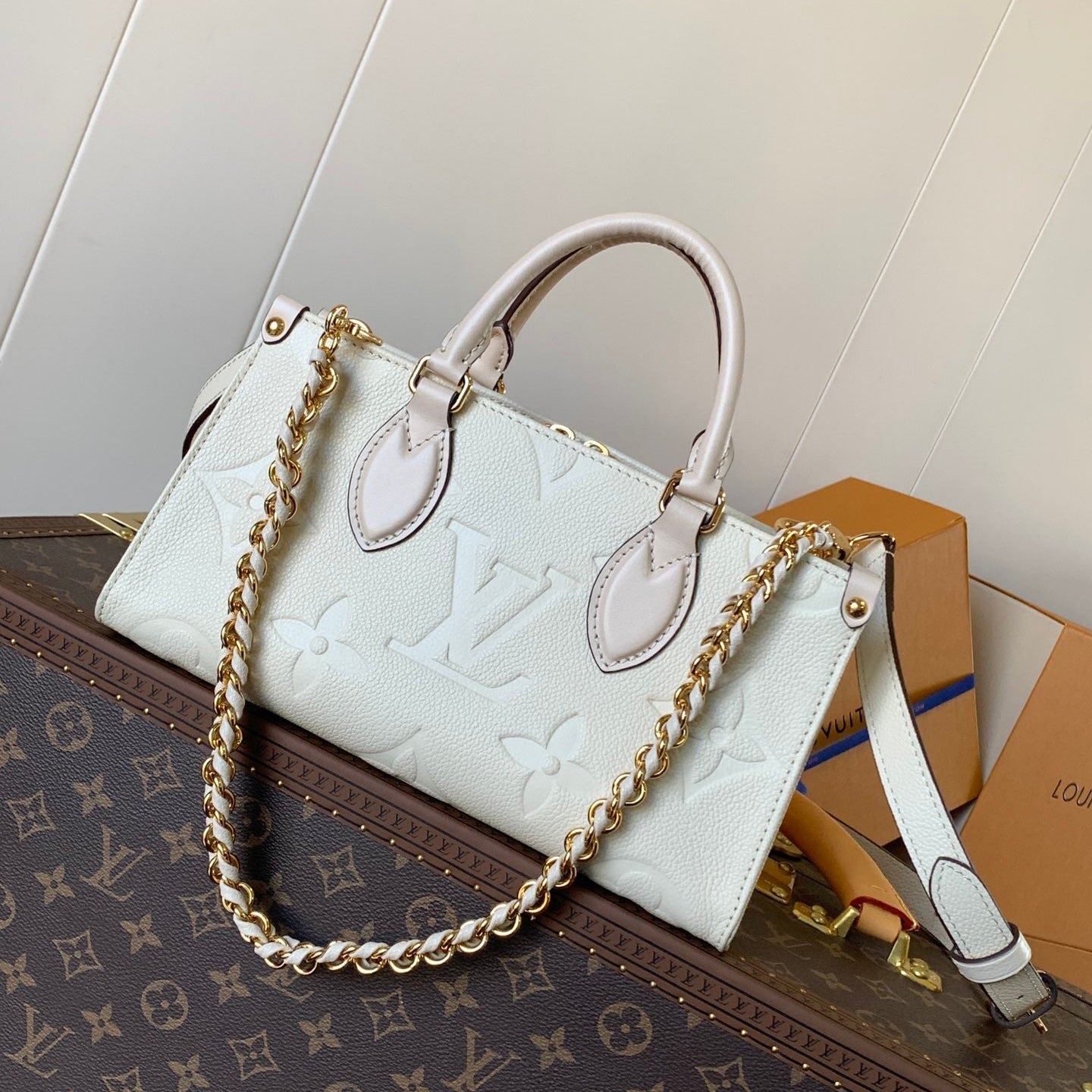 LOUIS VUITTON LV 25S ONTHEGO EAST WEST BAG 25 IN CREAM CALFSKIN MONOGRAM EMPREINTE