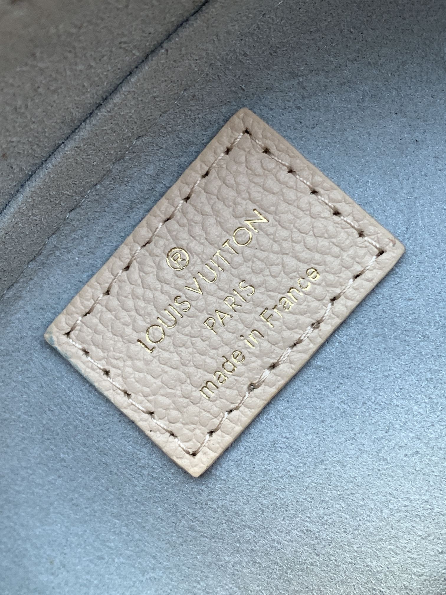 LOUIS VUITTON LV 25S ONTHEGO EAST WEST BAG 25 IN WHITE BLUE CALFSKIN MONOGRAM EMPREINTE