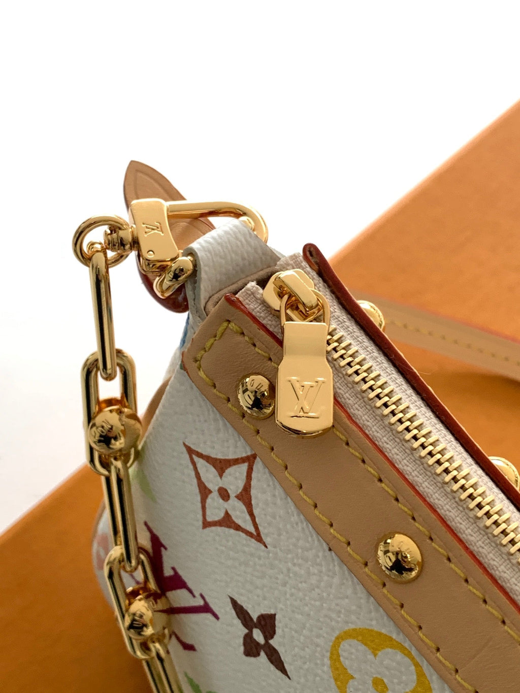 LOUIS VUITTON POCHETTE ACCESSOIRES BAG 22 IN MULTICOLOR MONOGRAM CANVAS AND COWHIDE