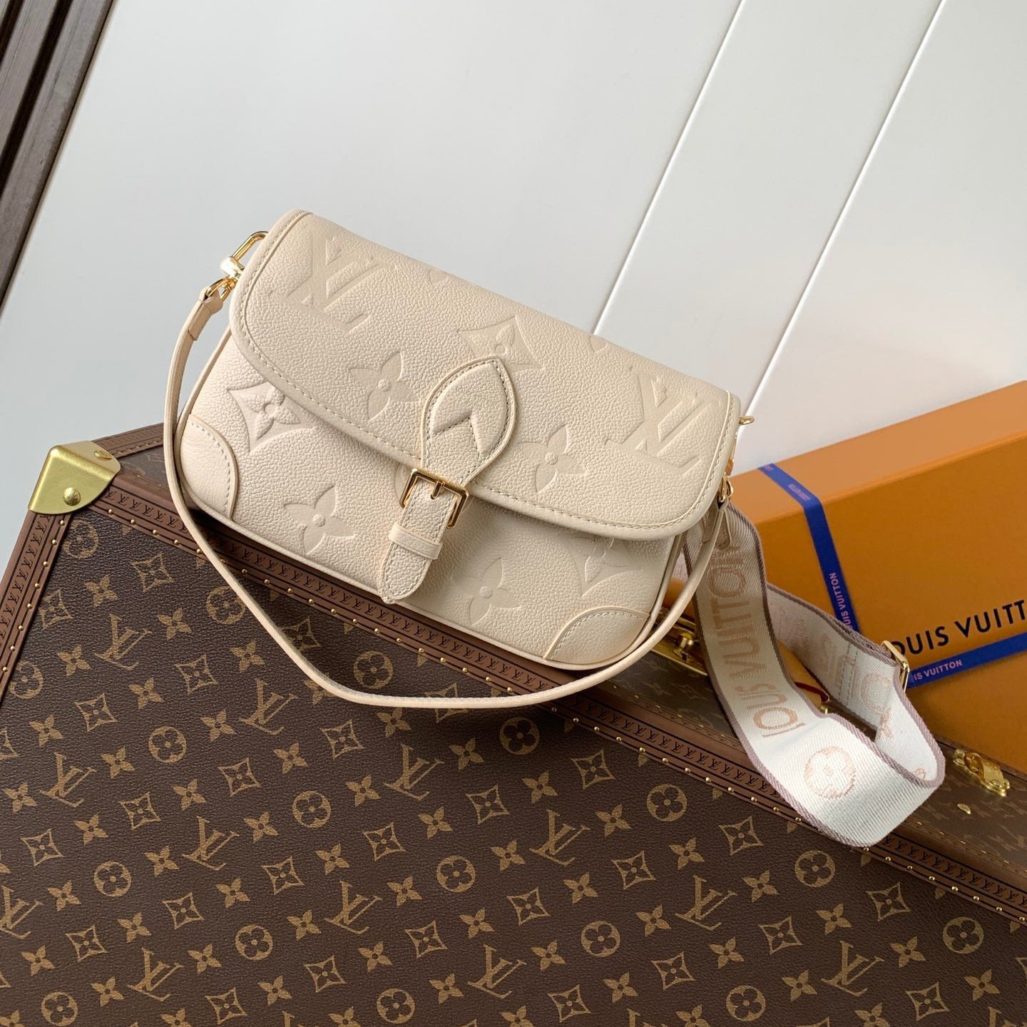 LOUIS VUITTON DIANE 23 IN LIGHT BEIGE MONOGRAM EMPREINTE LEATHER