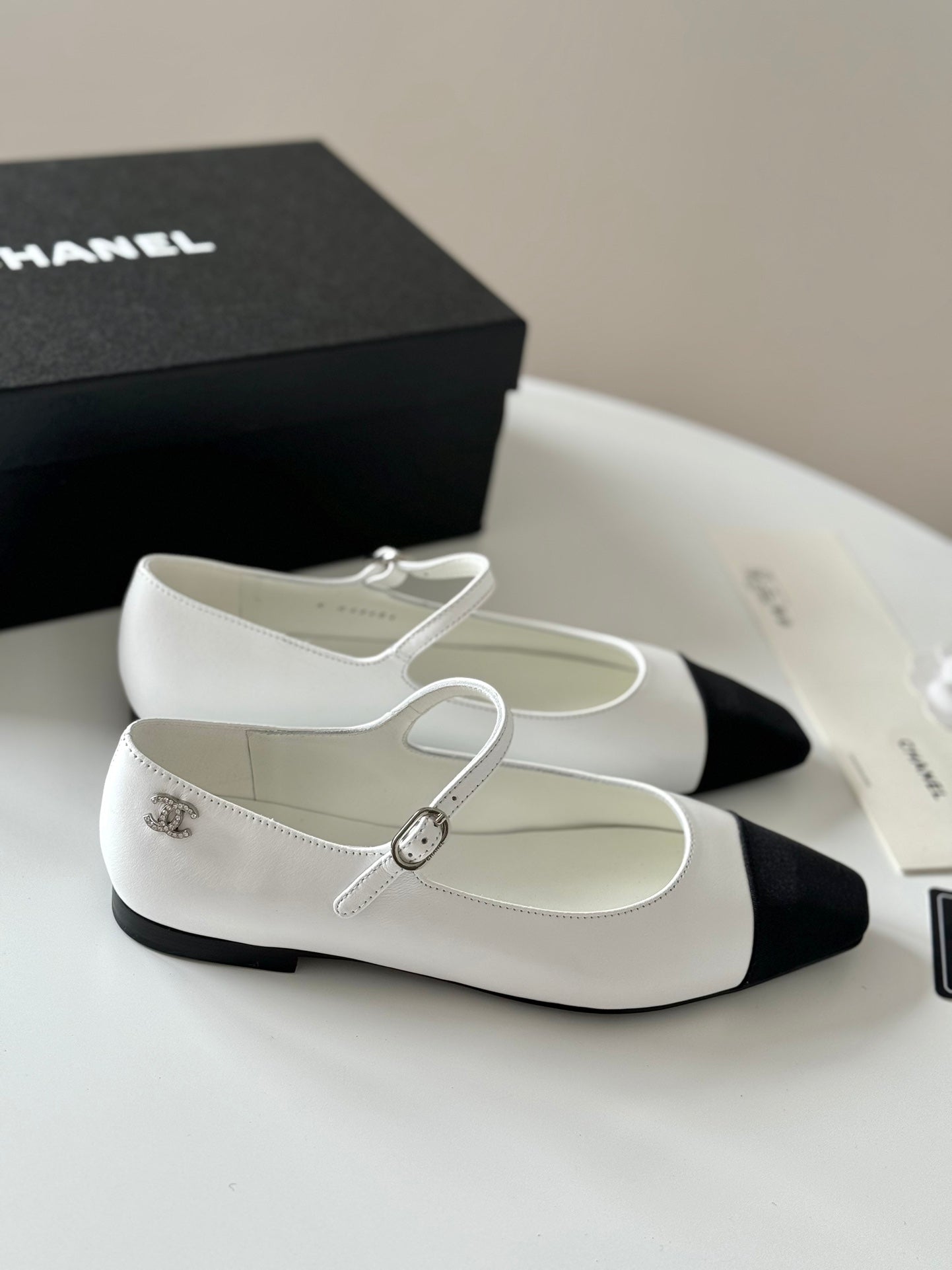 CHANEL MARY JANE WHITE MIX BLACK CALFSKIN
