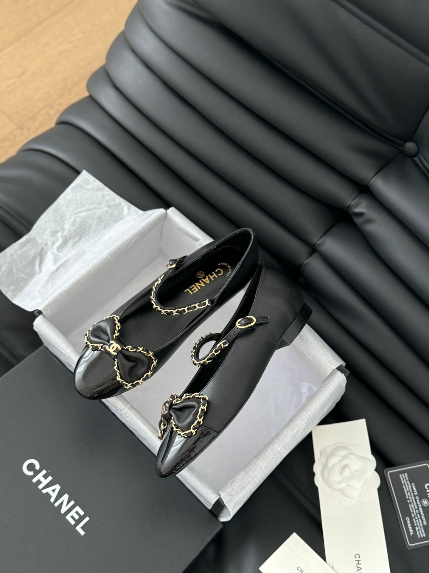 CHANEL BALLET FLATS IN BLACK LAMBSKIN WITH GOLD HARDWARE