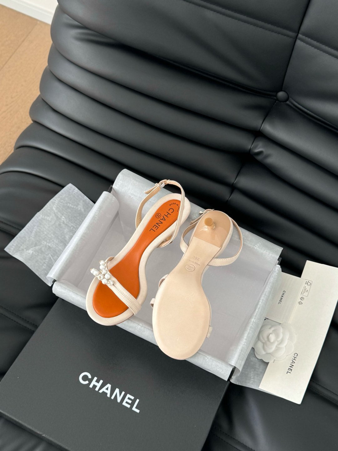 CHANEL PEARL SANDAL IN WHITE AND VIVID ORANGE LAMBSKIN 75 MM