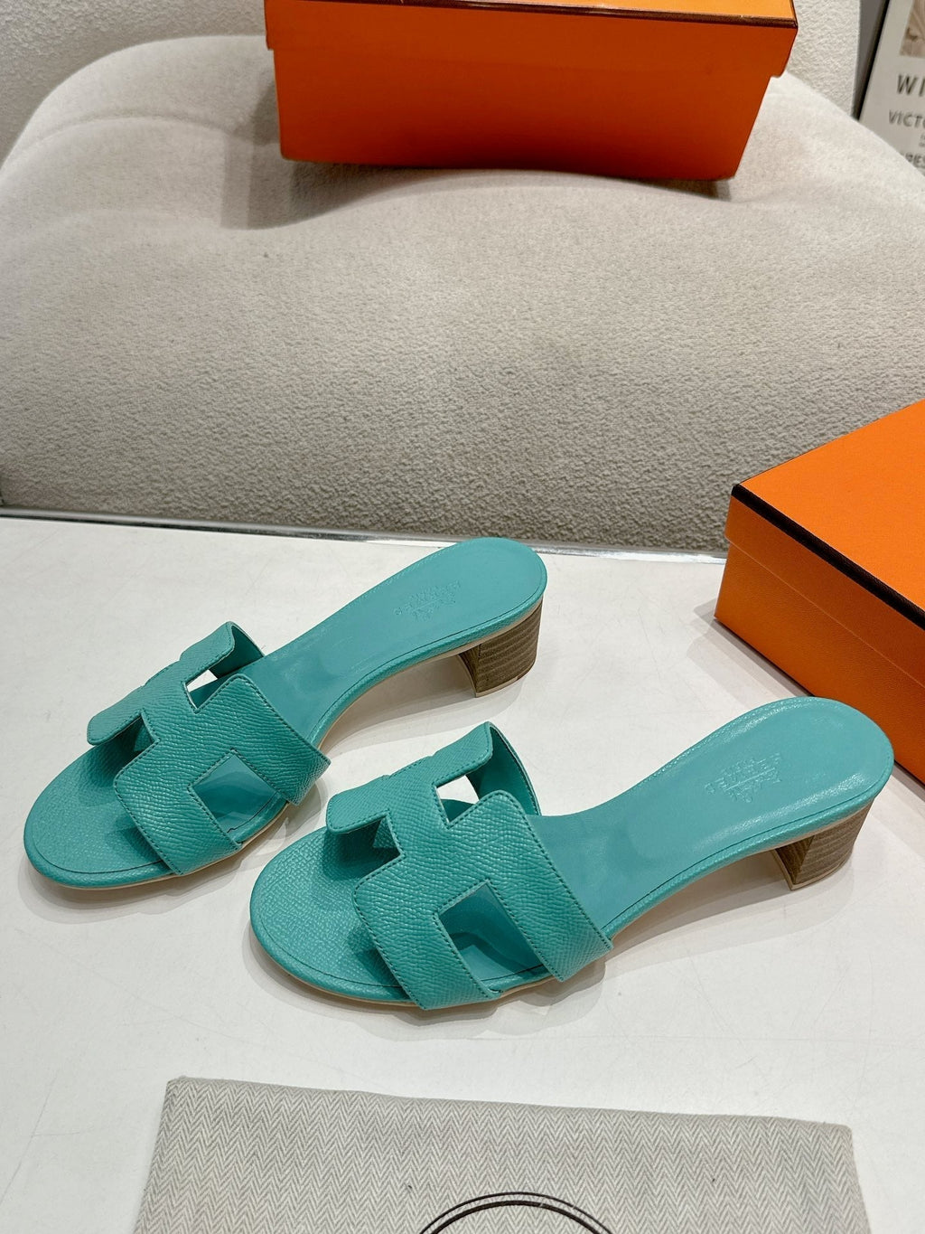 HERMES 0ASIS SANDAL SKY BLUE CALFSKIN CLASSIC