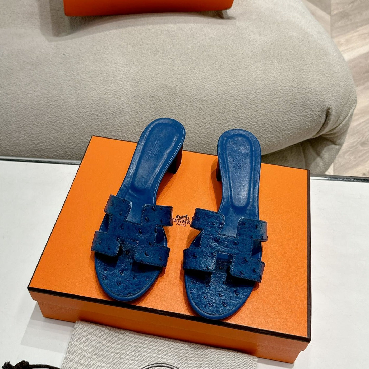 HERMES 0ASIS SANDAL NAVY CALFSKIN SPECIAL